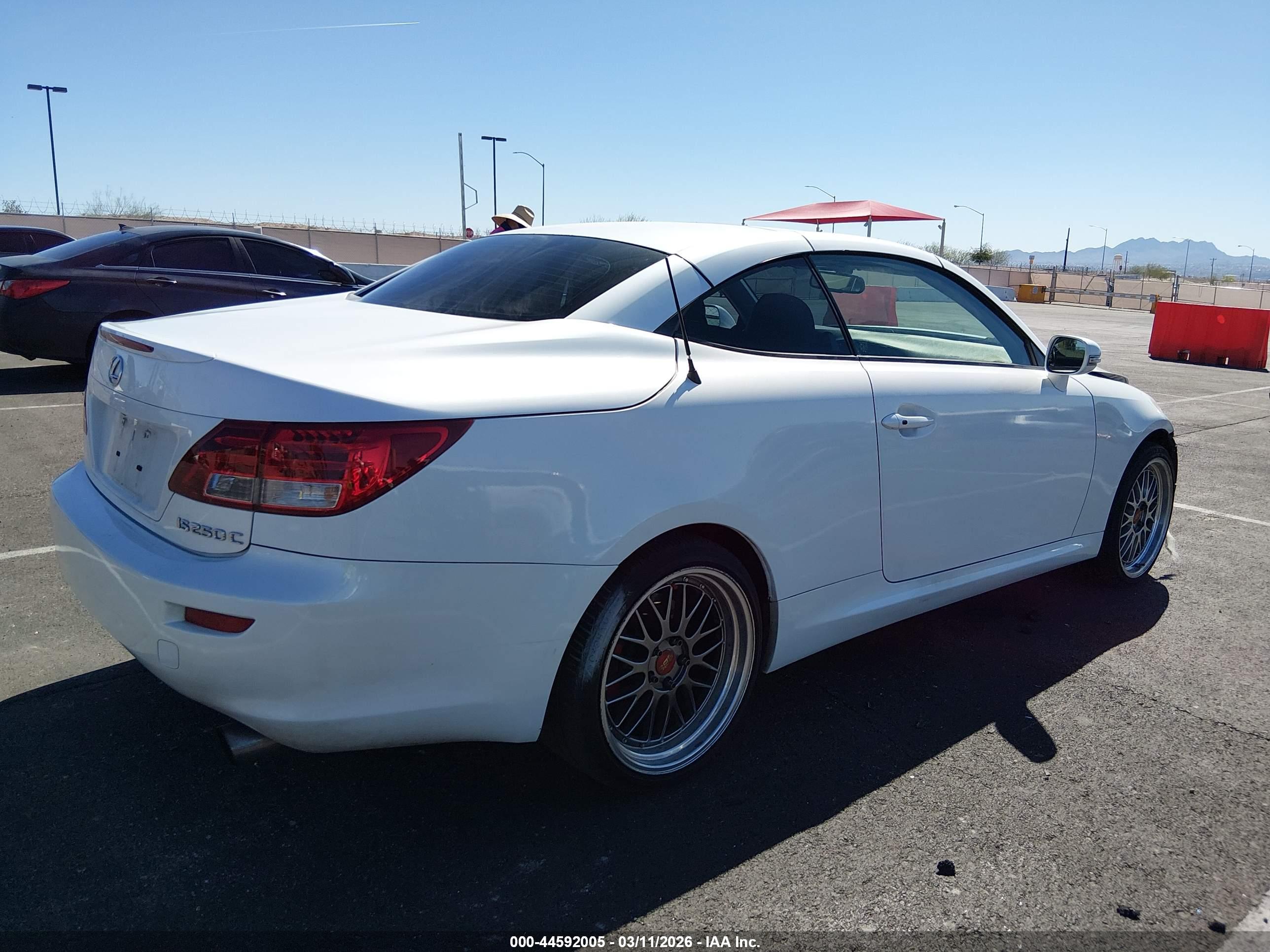 LEXUS IS image 4