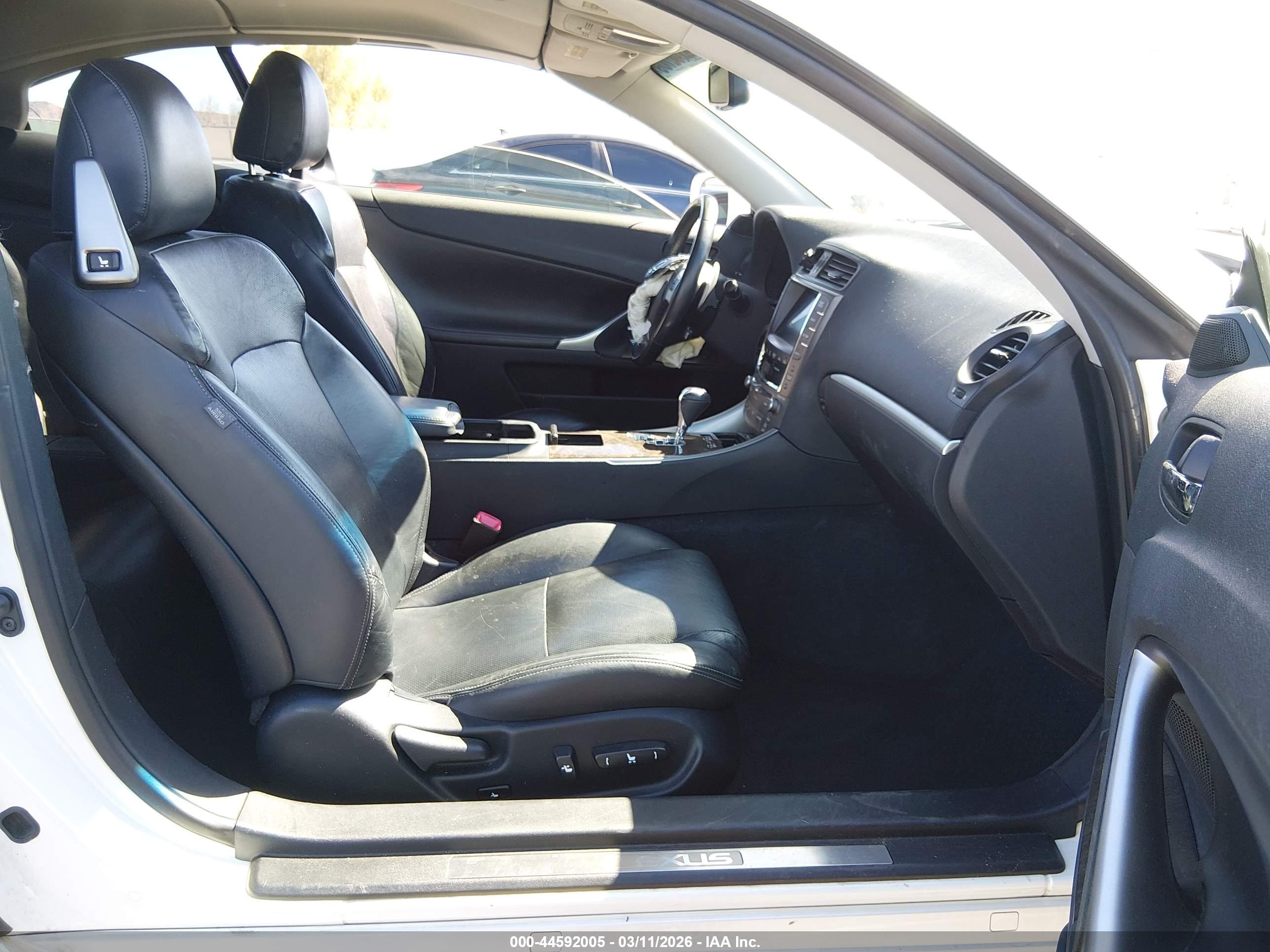 LEXUS IS image 5