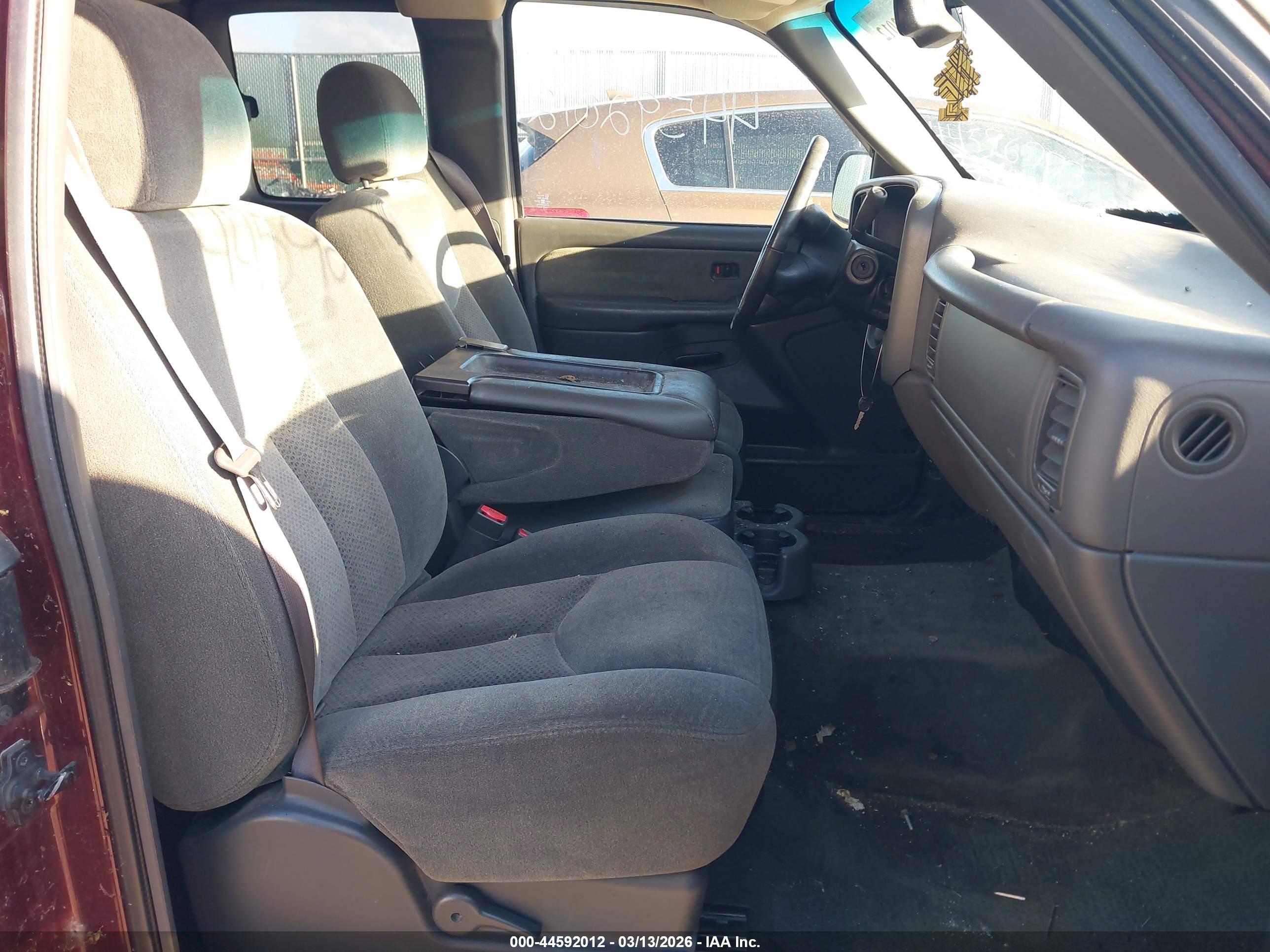 CHEVROLET SILVERADO image 5