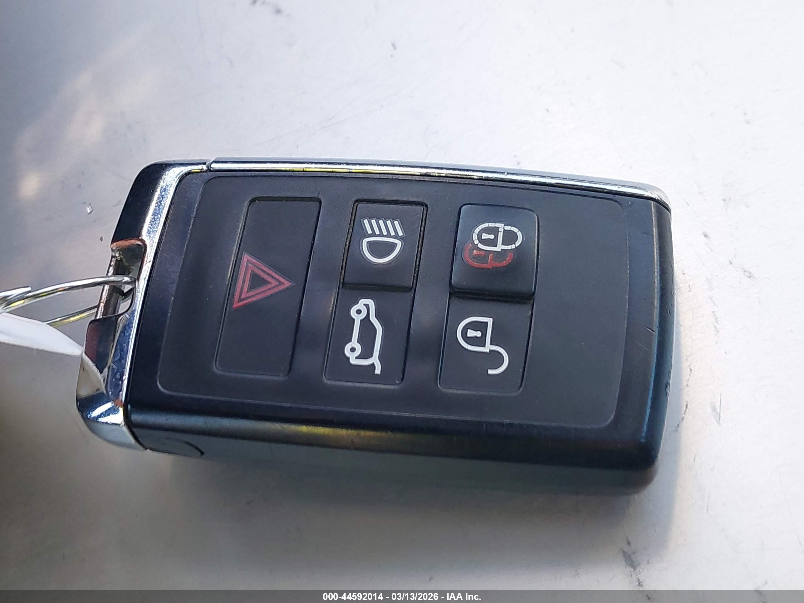 LAND ROVER image 11