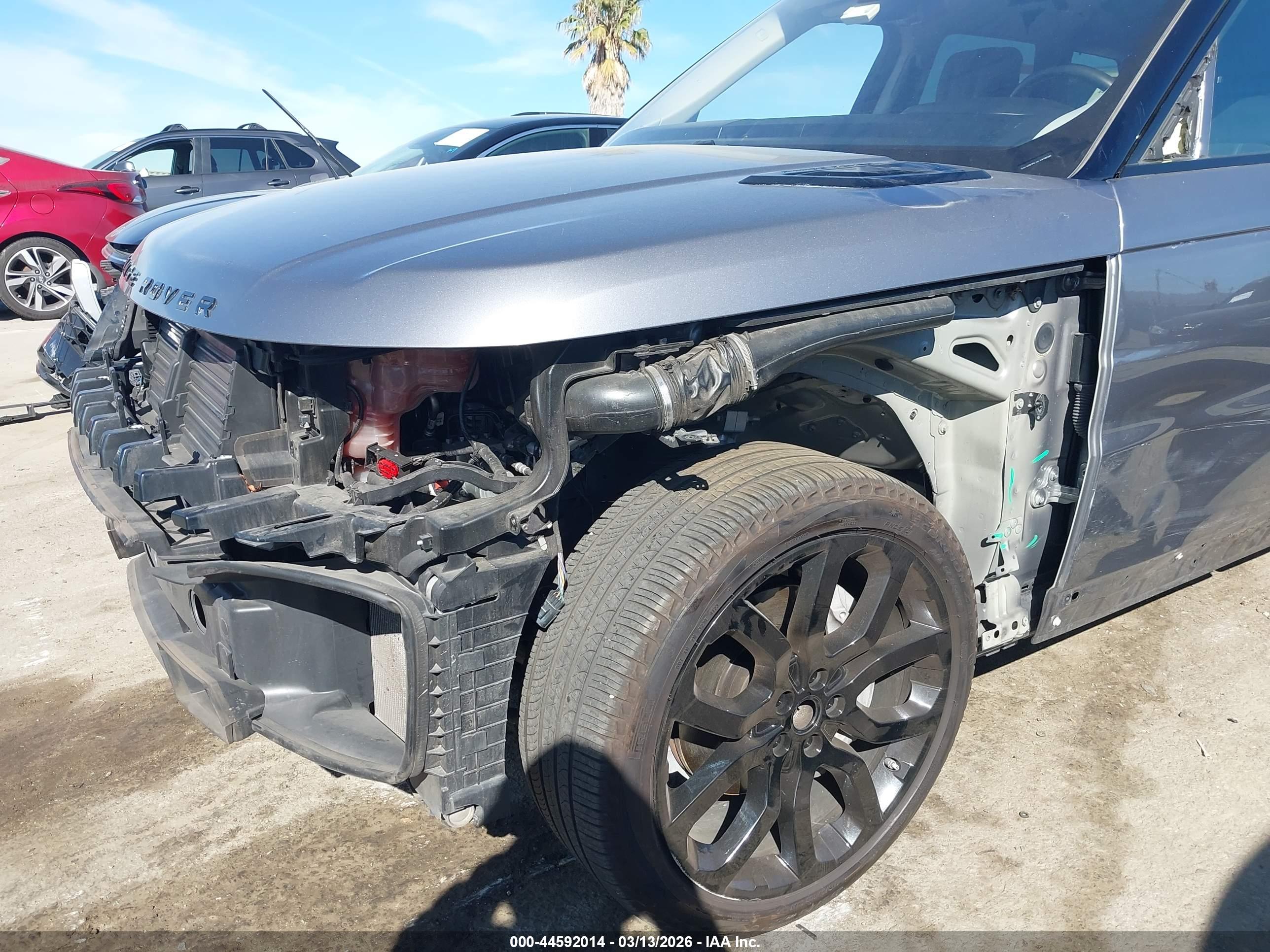 LAND ROVER image 6