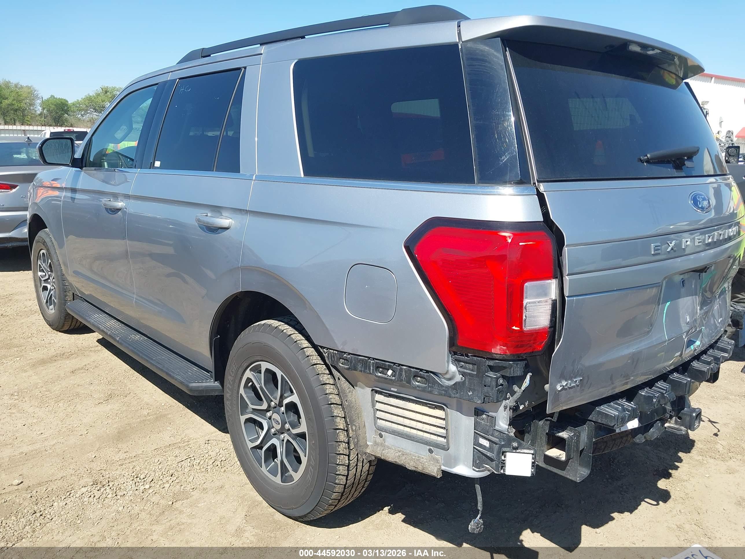 FORD EXPEDITION image 3