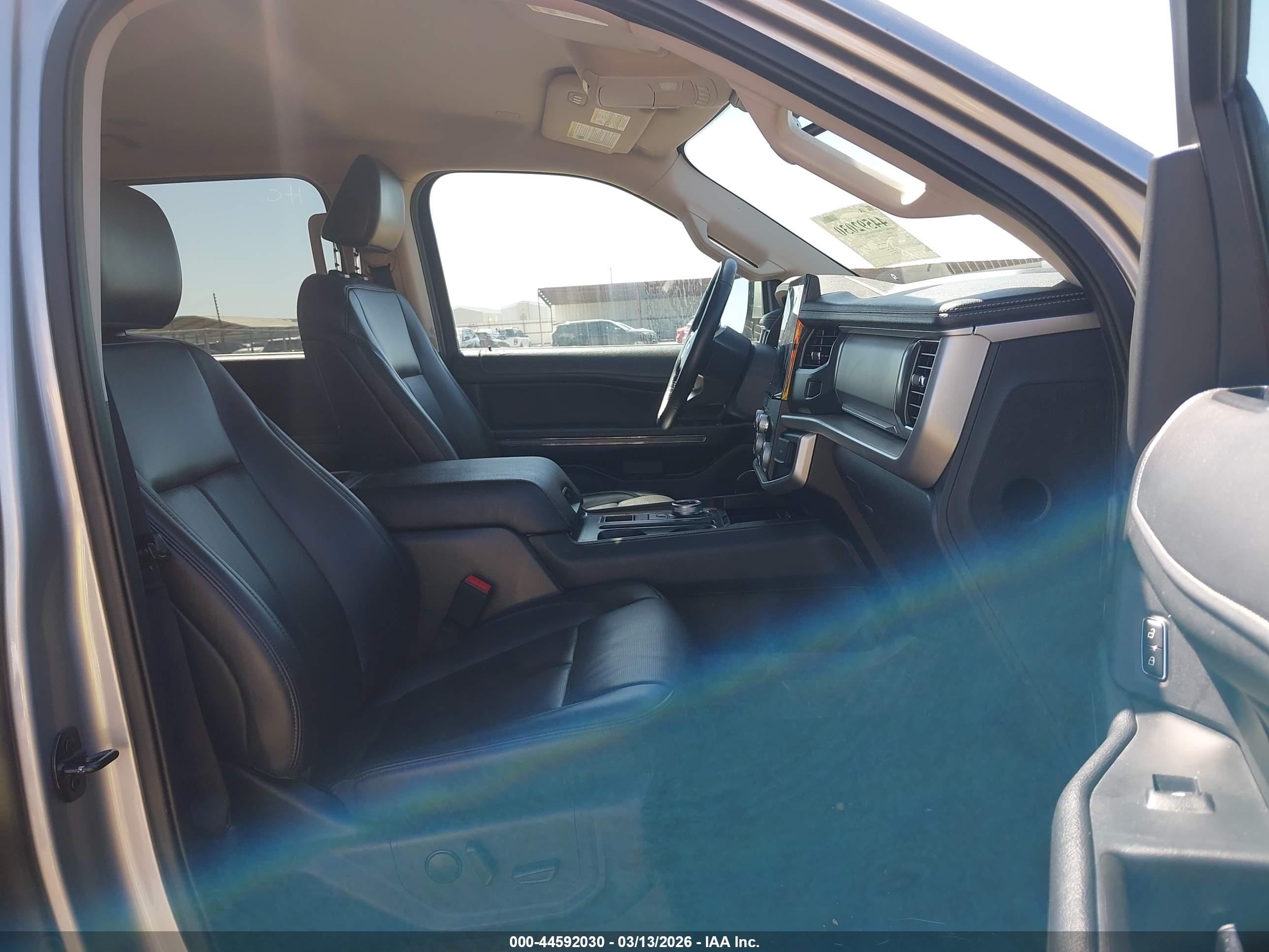 FORD EXPEDITION image 5