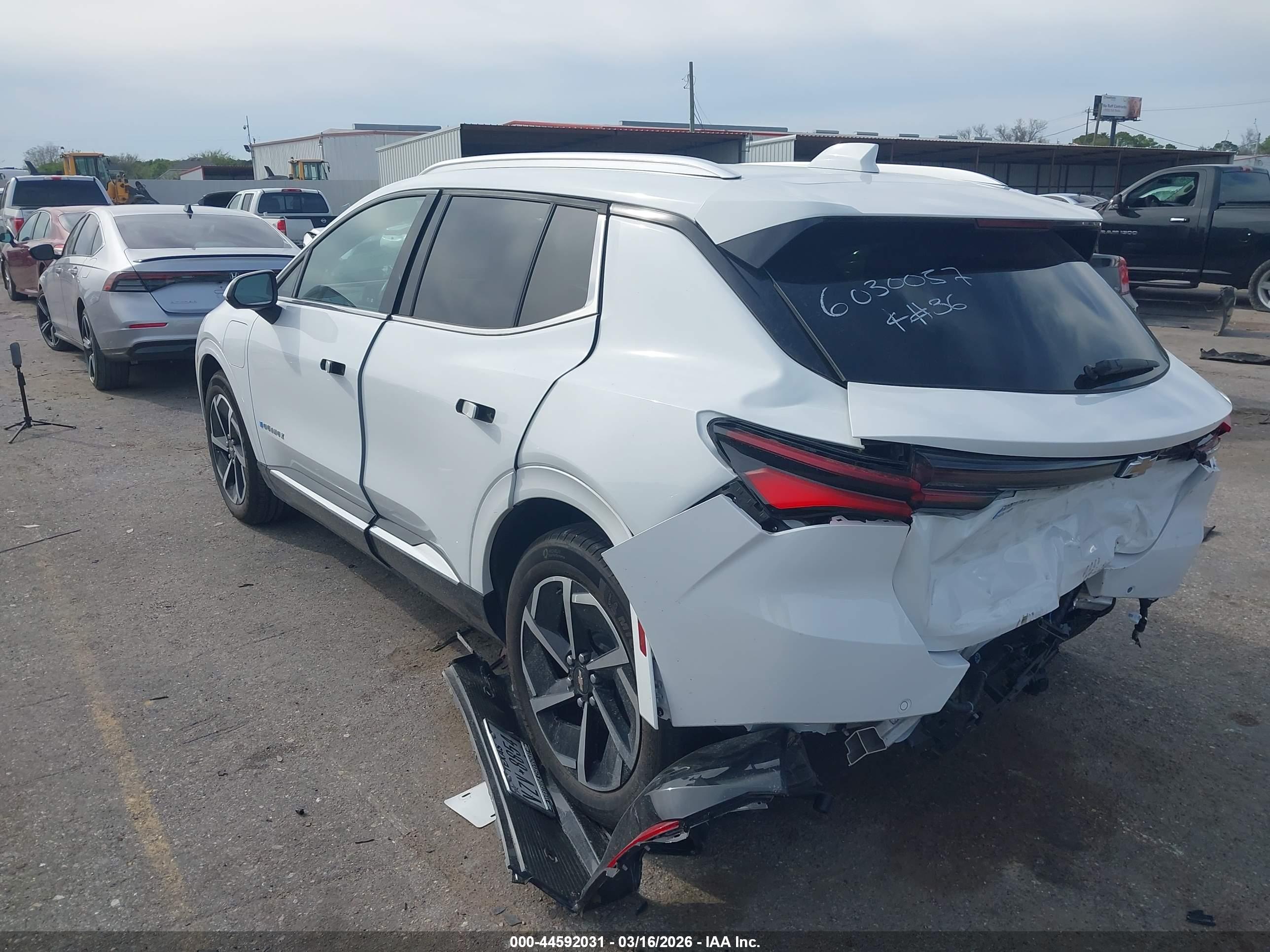 CHEVROLET EQUINOX image 3