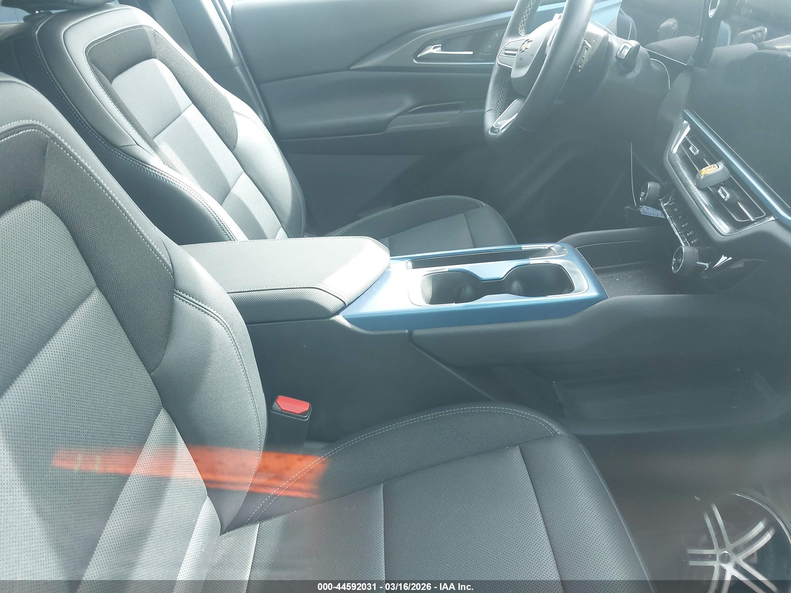 CHEVROLET EQUINOX image 5