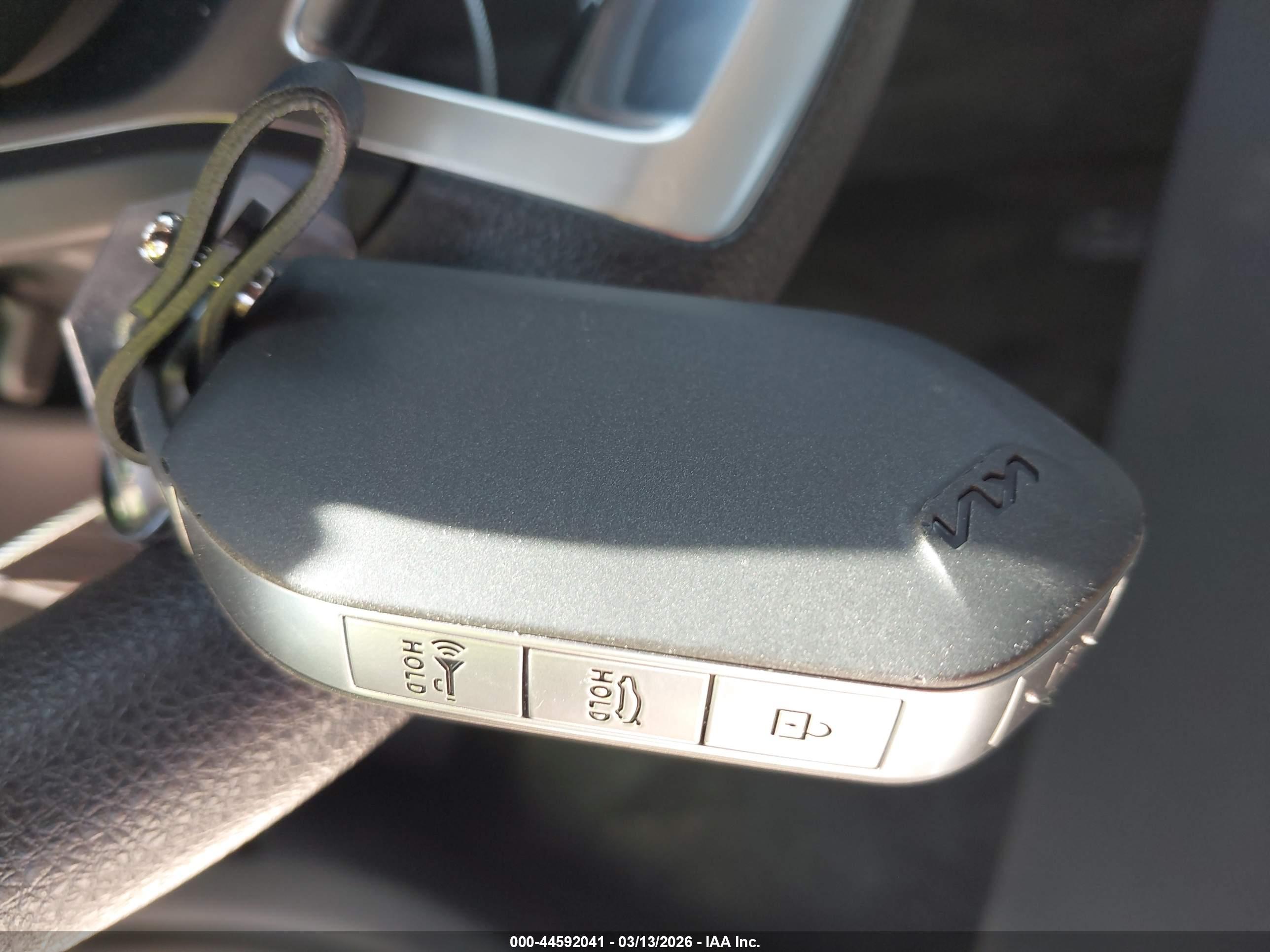 KIA K5 image 11