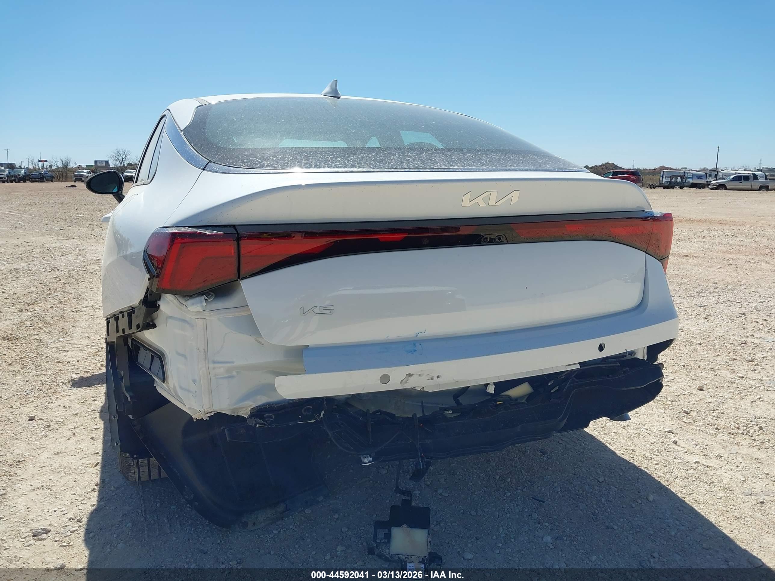 KIA K5 image 6