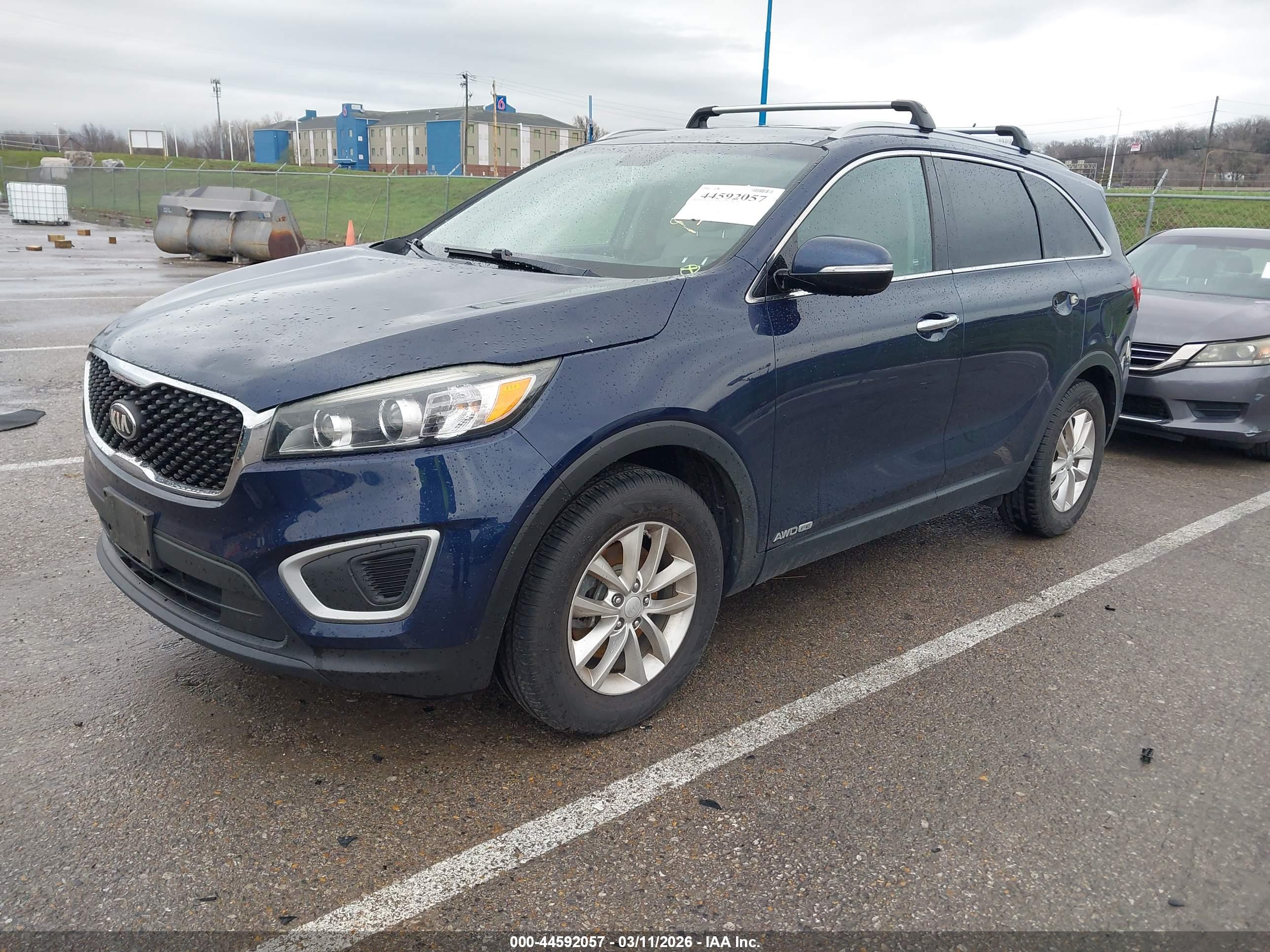 KIA SORENTO image 2