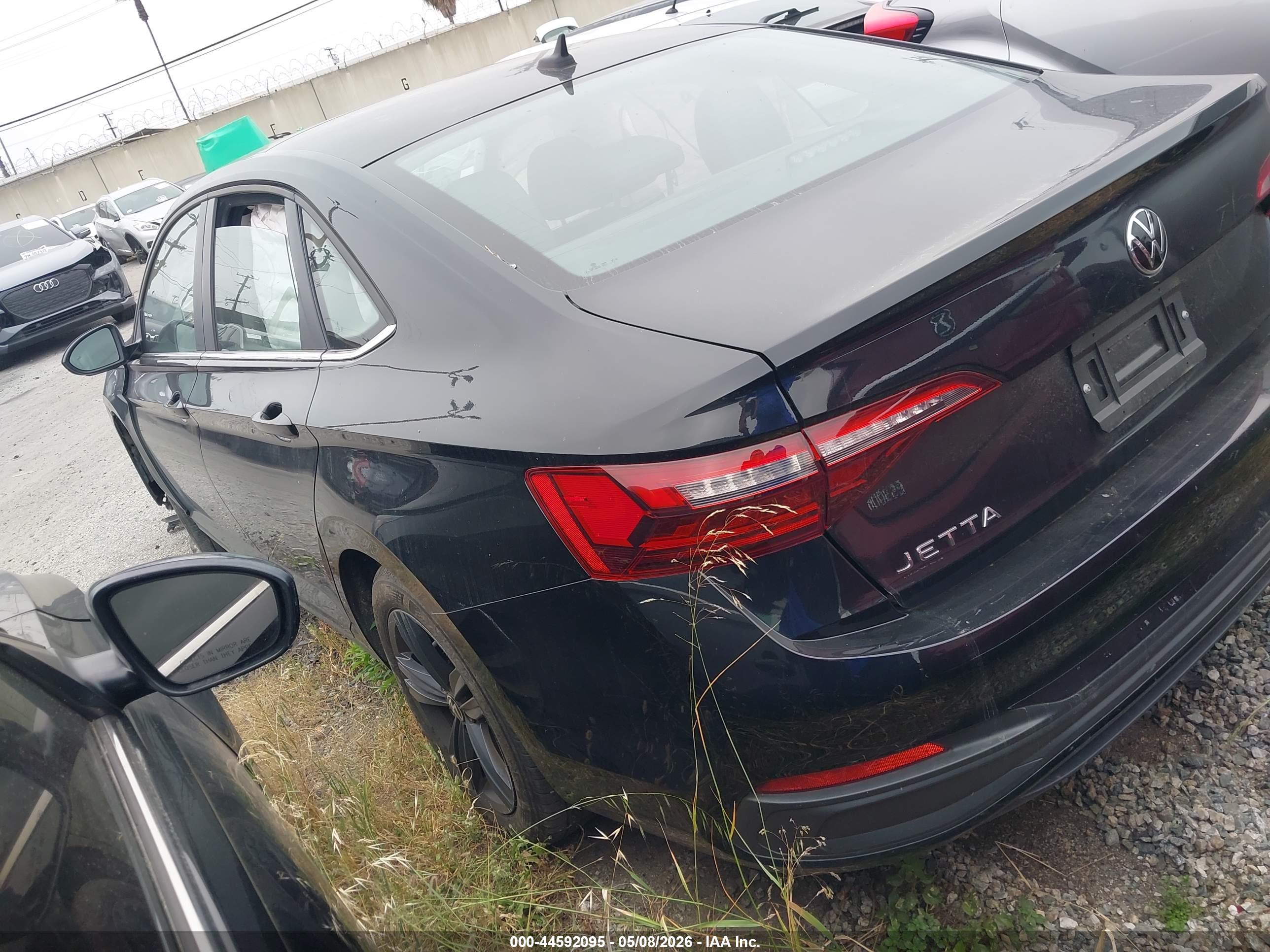 VOLKSWAGEN JETTA image 3