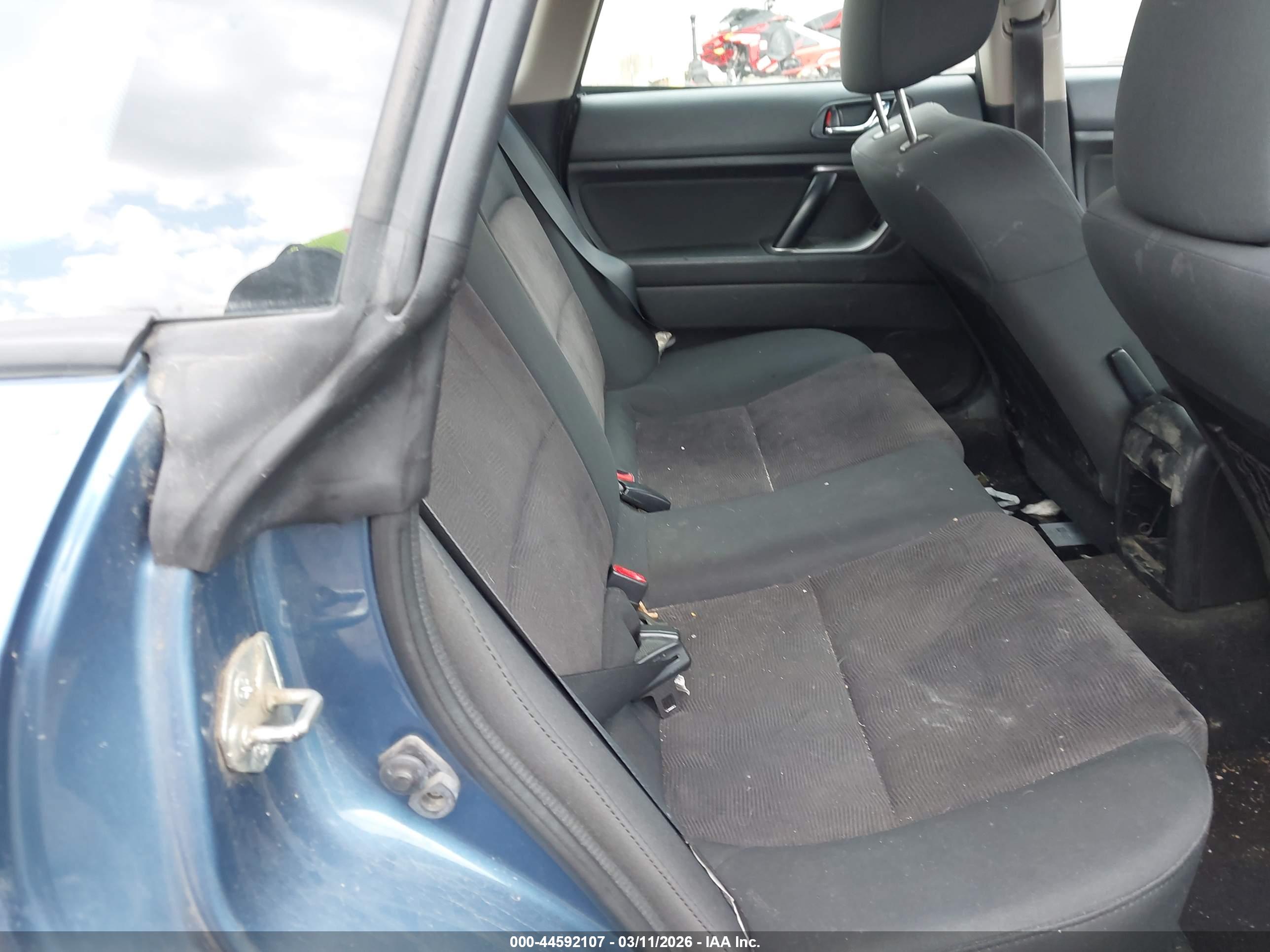 SUBARU OUTBACK image 8