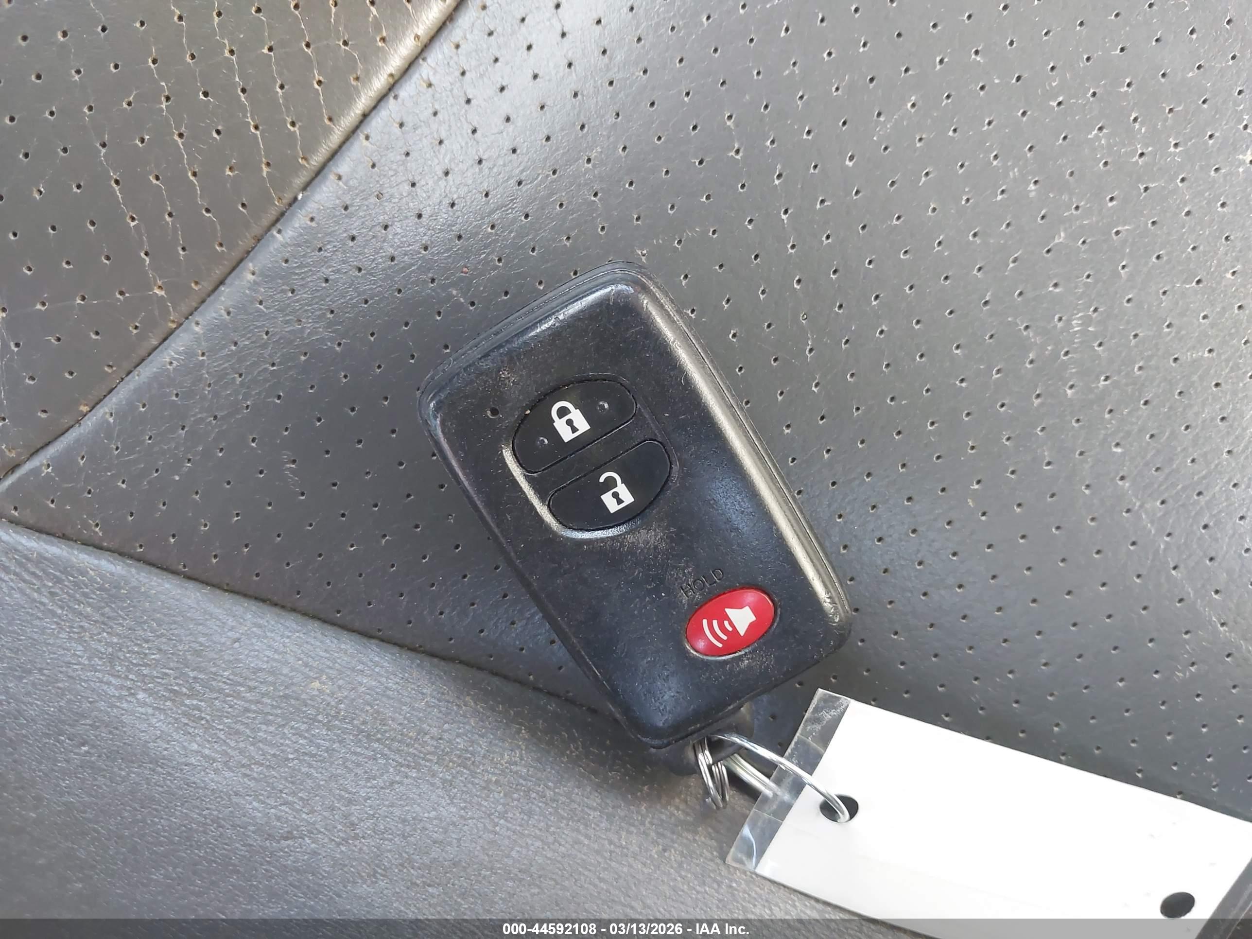 TOYOTA PRIUS image 11