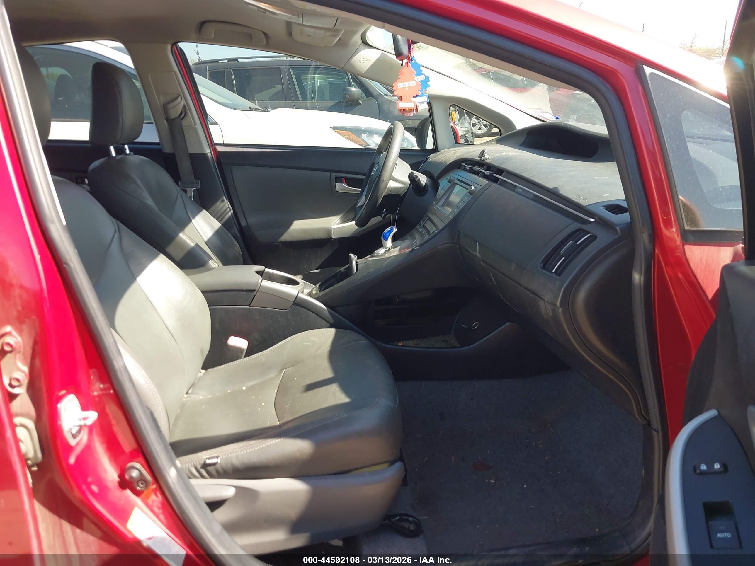 TOYOTA PRIUS image 5