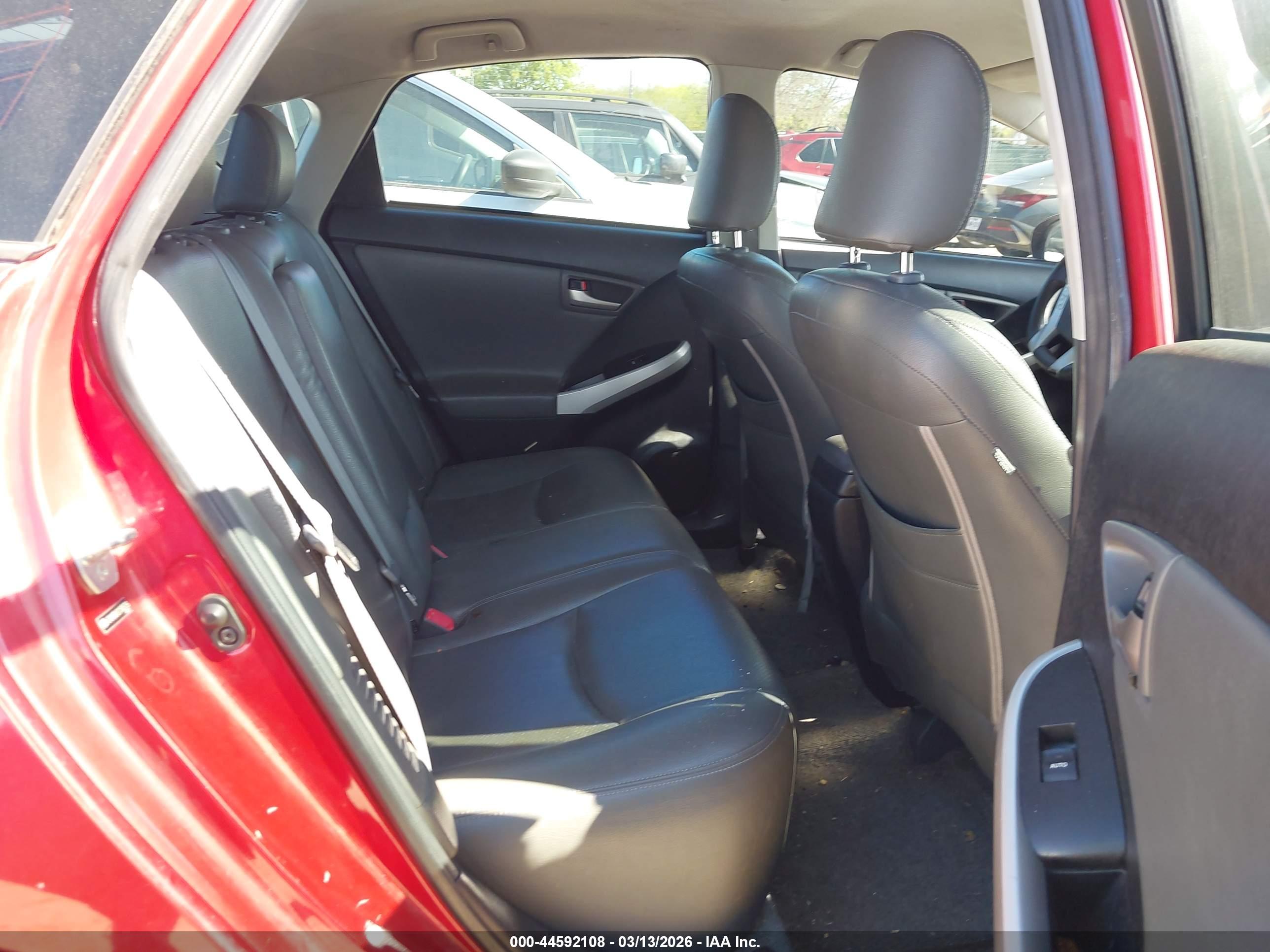 TOYOTA PRIUS image 8