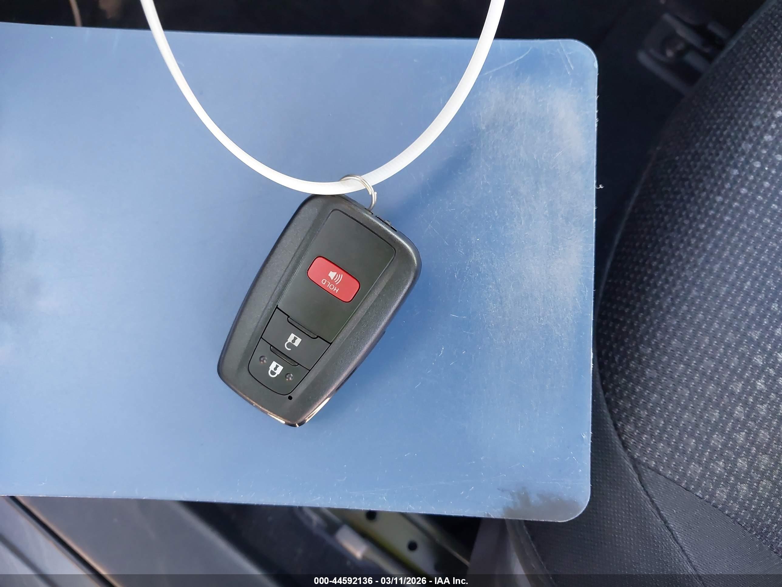TOYOTA PRIUS image 11