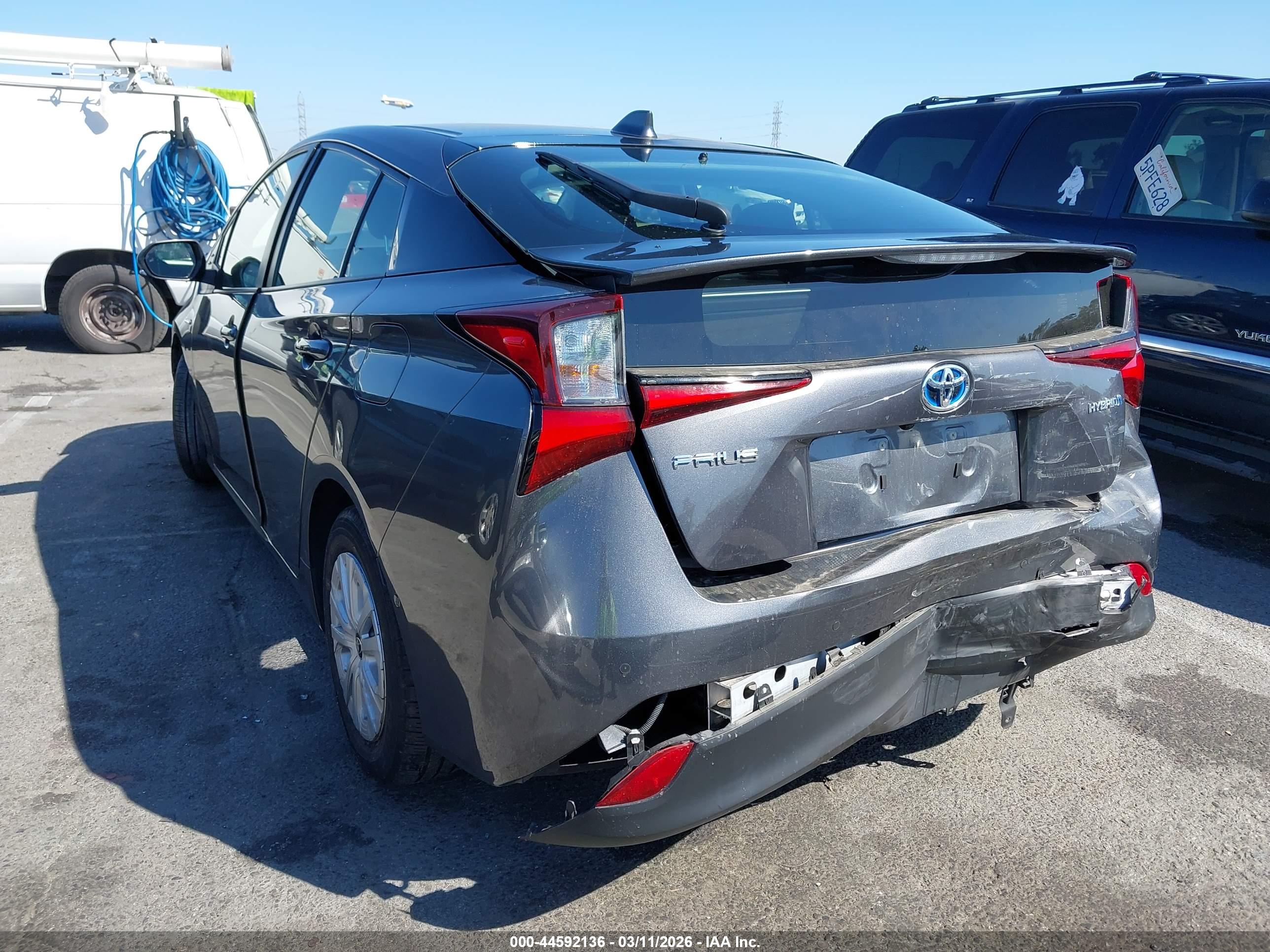 TOYOTA PRIUS image 3