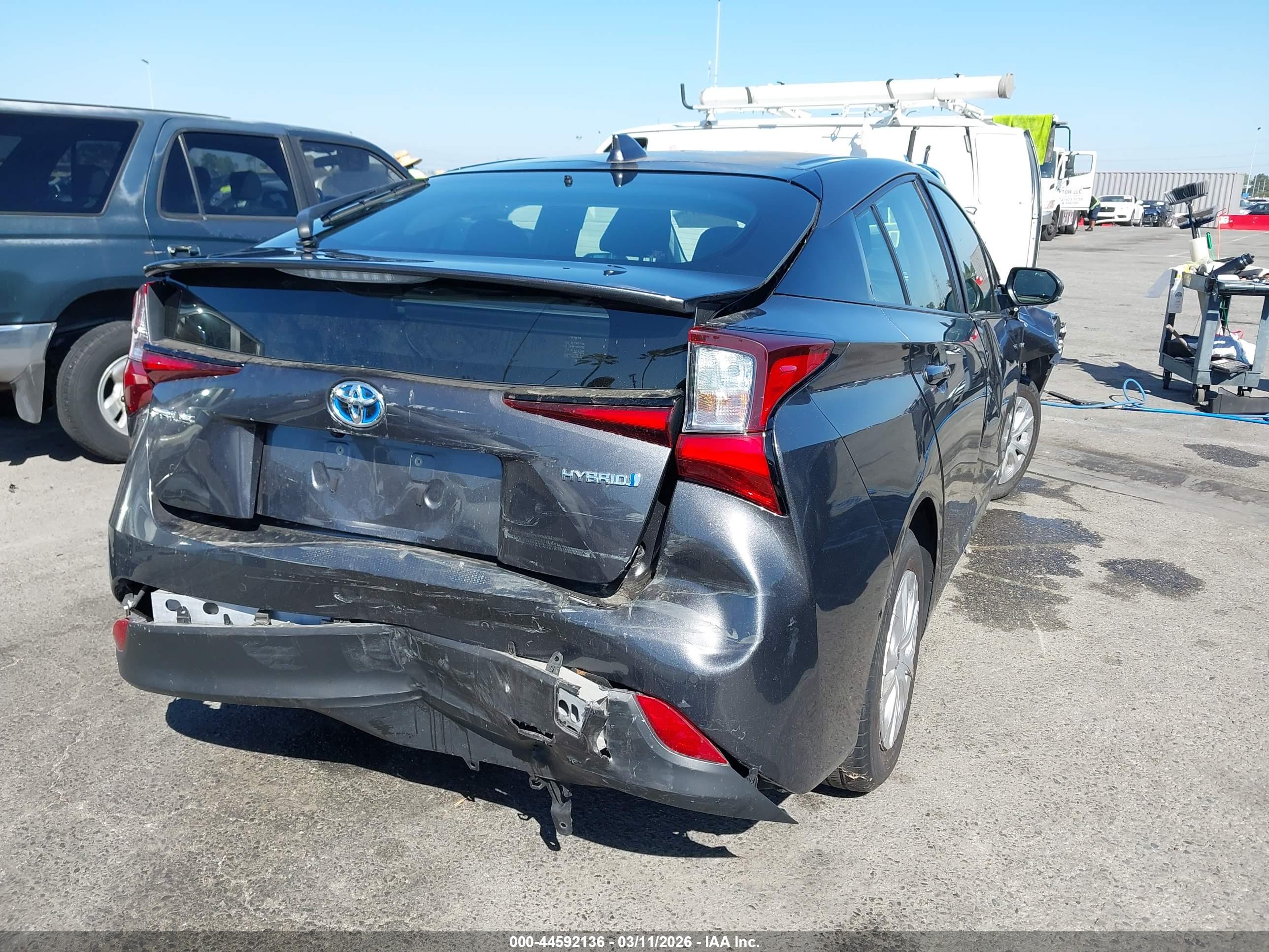 TOYOTA PRIUS image 4