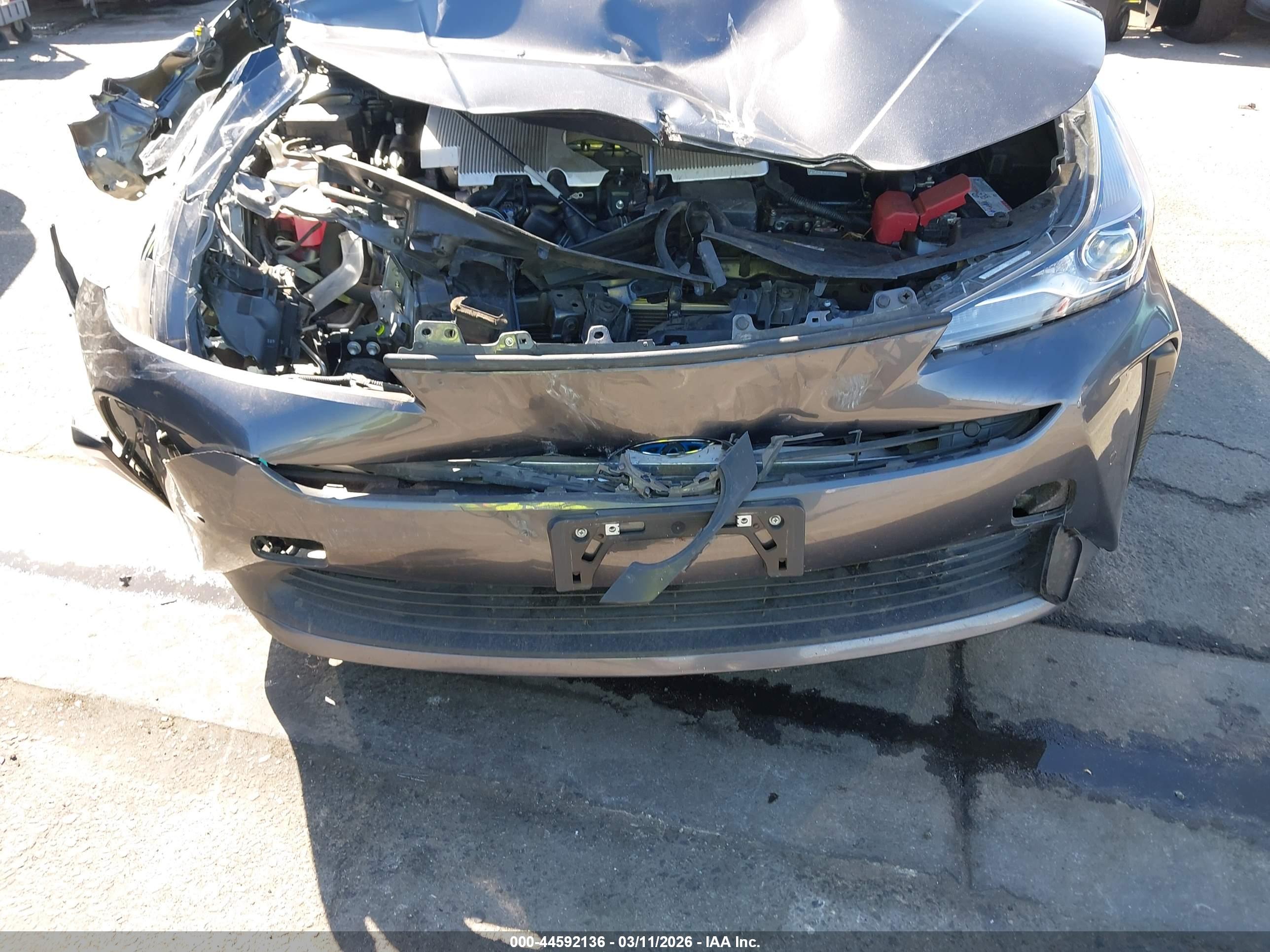 TOYOTA PRIUS image 6