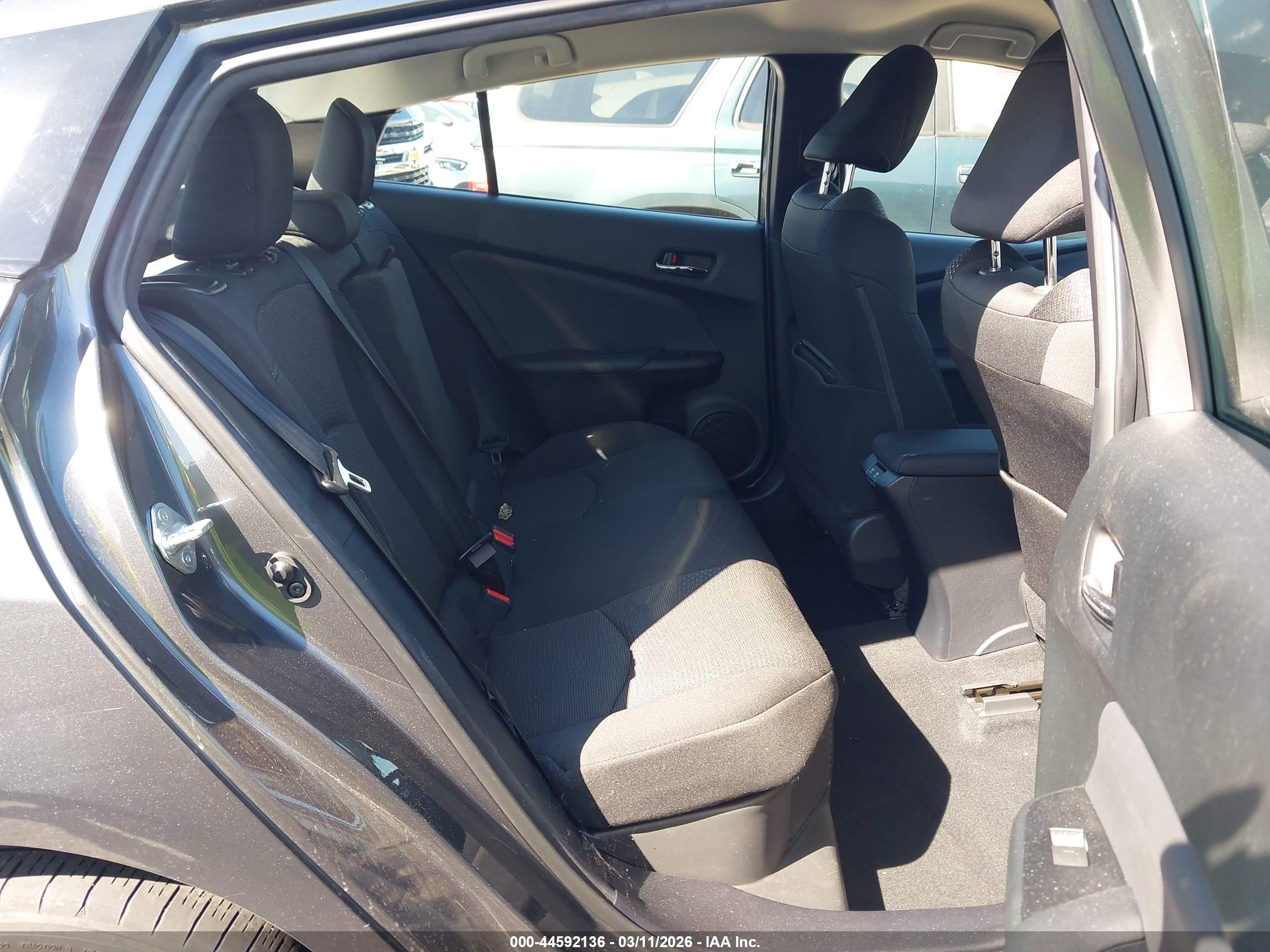 TOYOTA PRIUS image 8