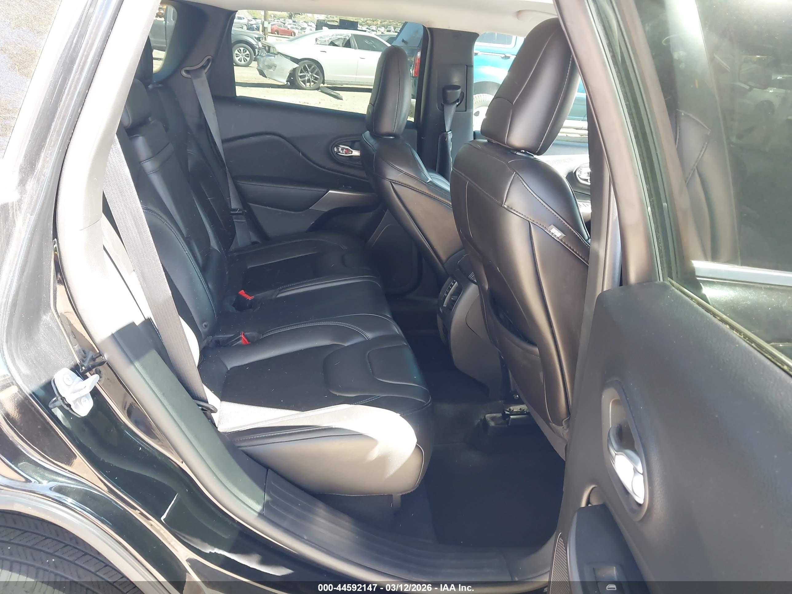 JEEP CHEROKEE image 8