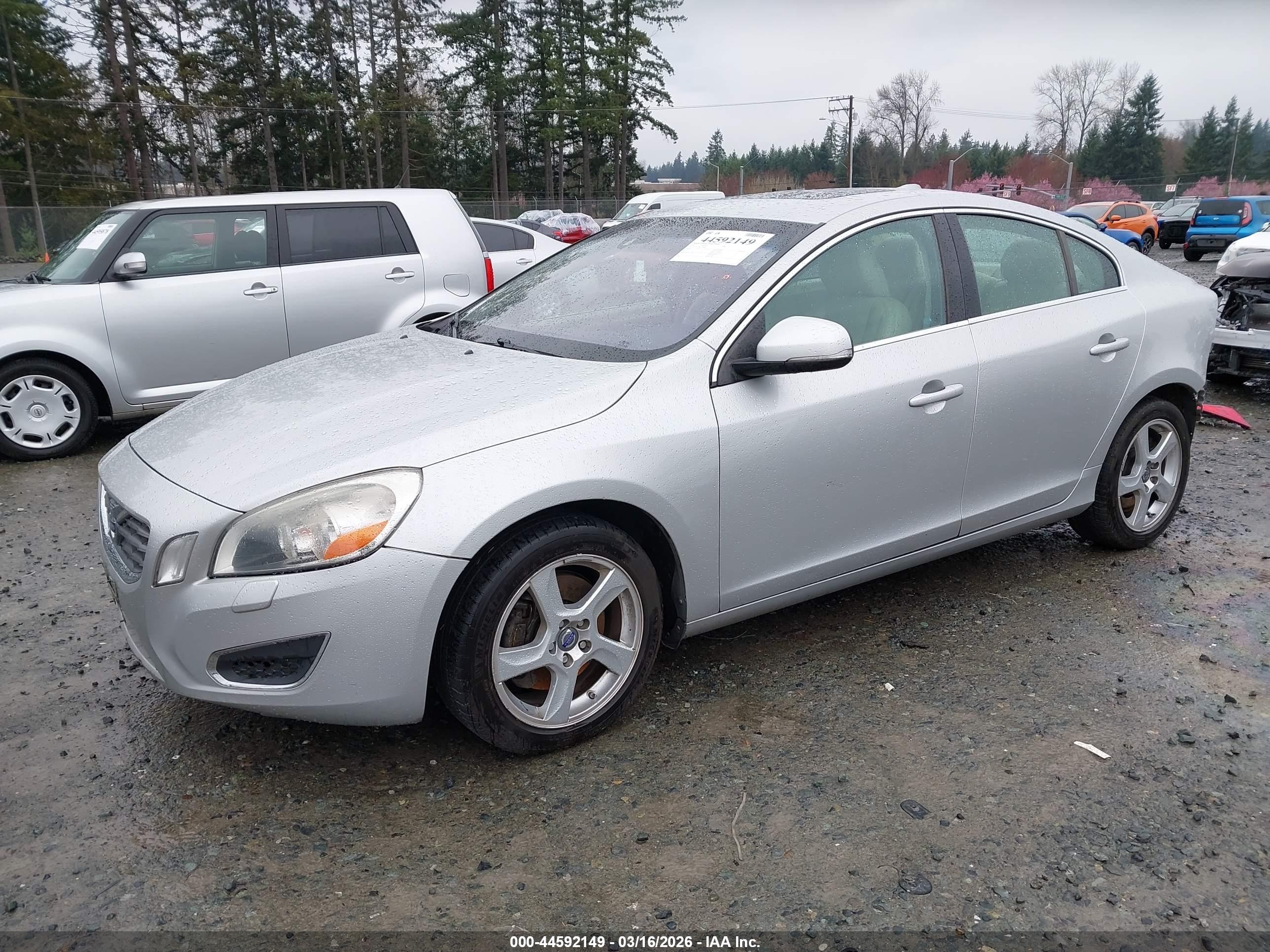 VOLVO S60 image 2
