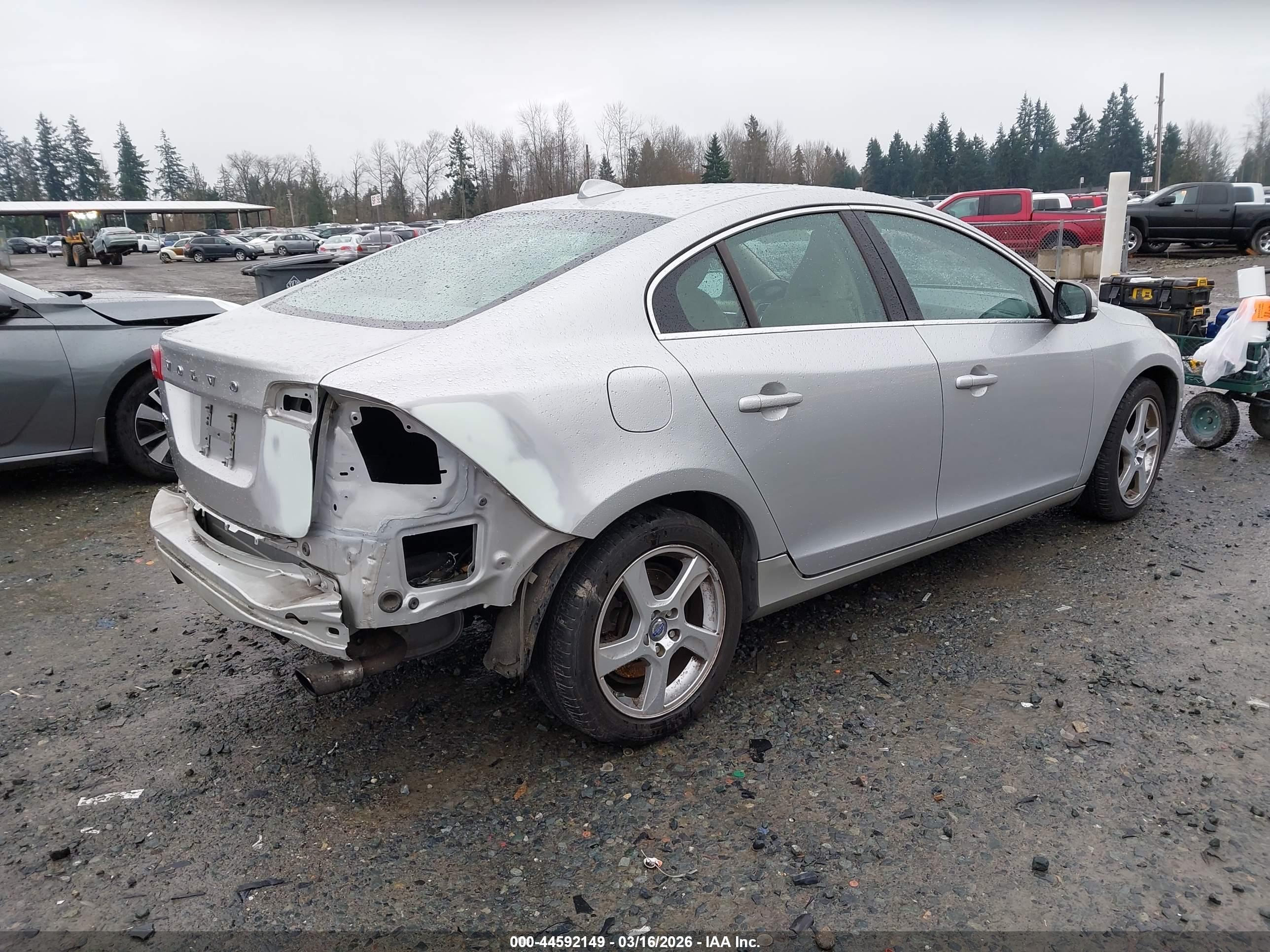 VOLVO S60 image 4