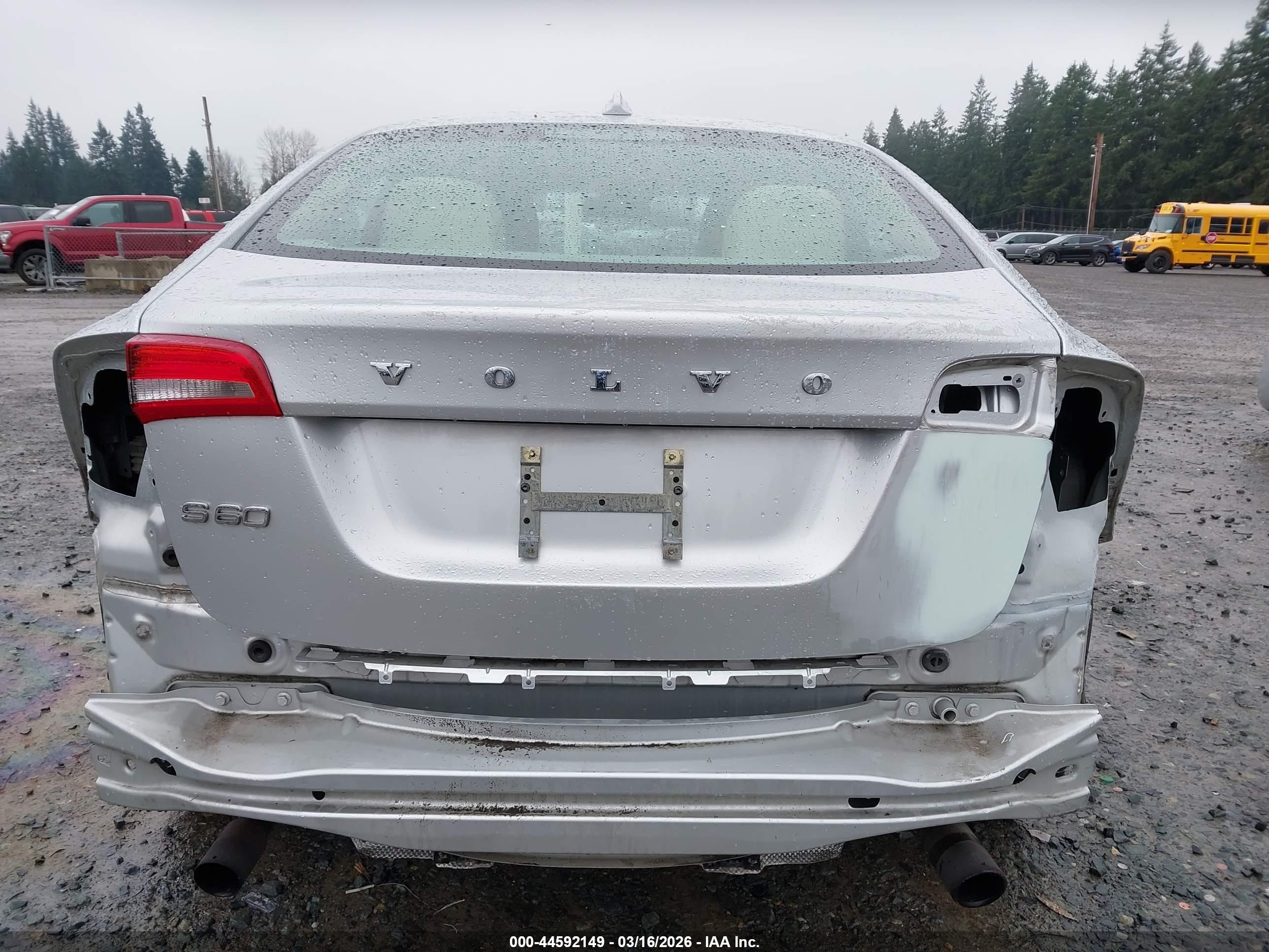 VOLVO S60 image 6