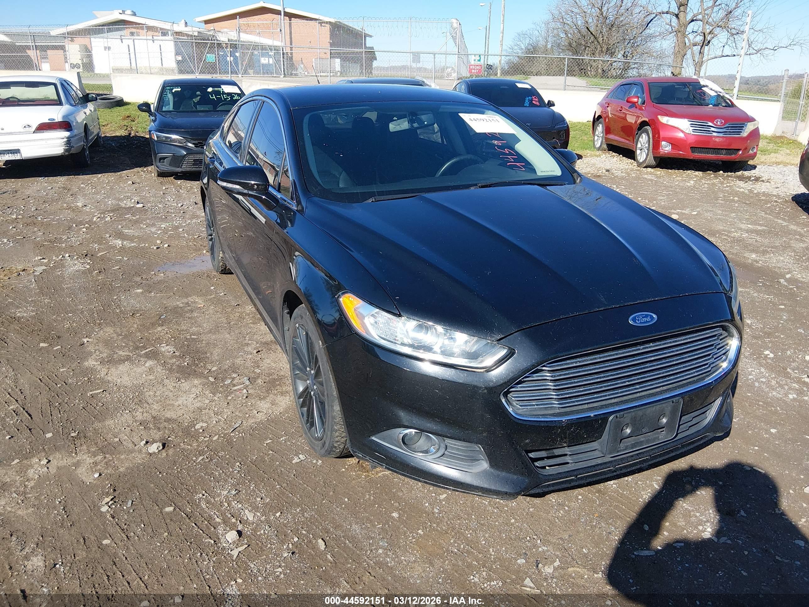 FORD FUSION image 6