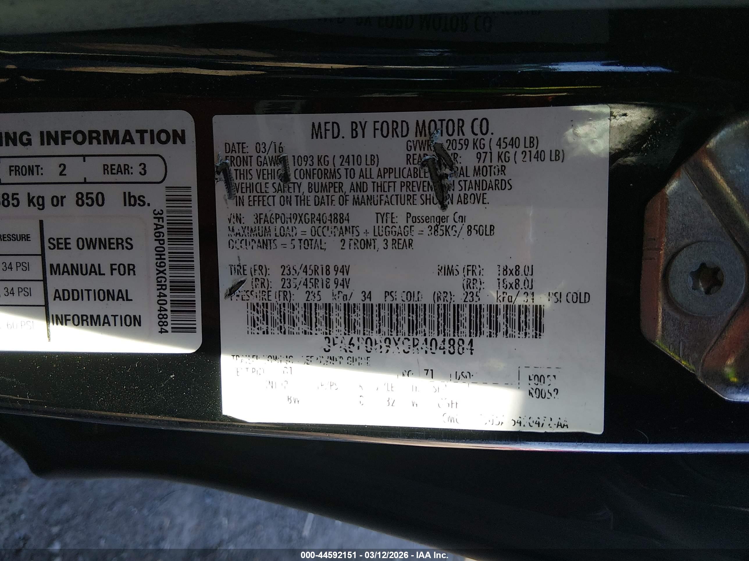 FORD FUSION image 9