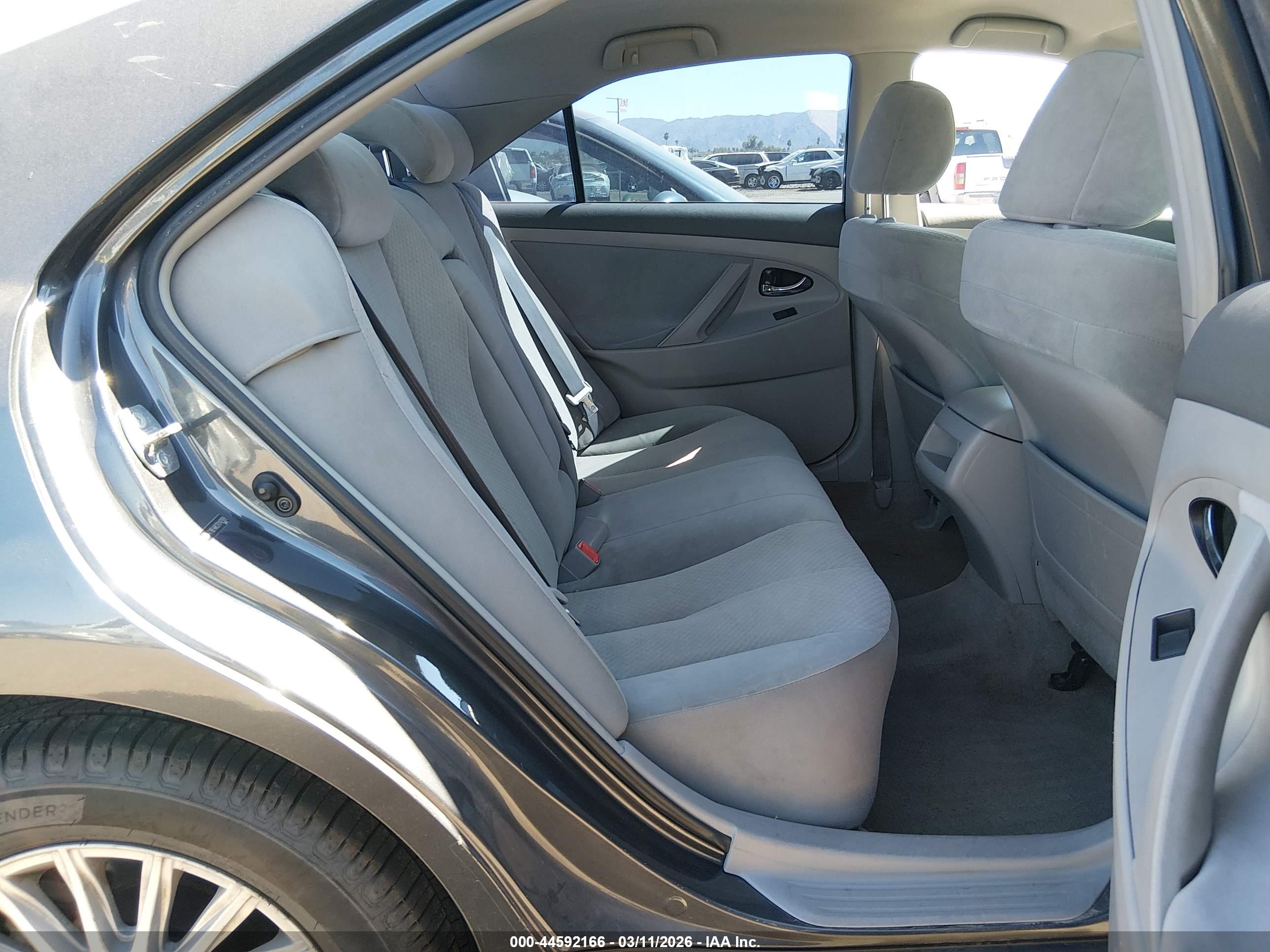 TOYOTA CAMRY image 8