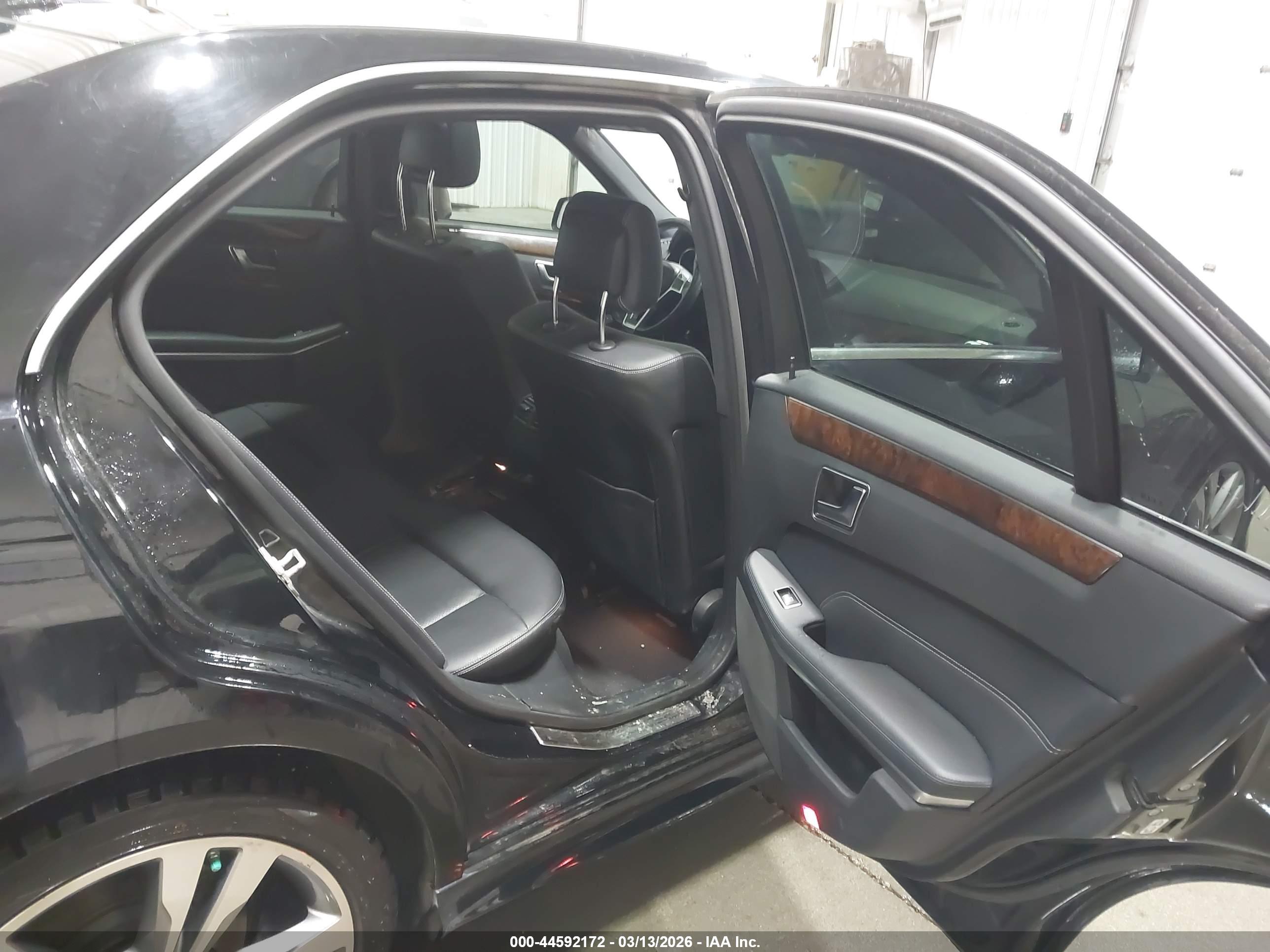 MERCEDES-BENZ E image 8