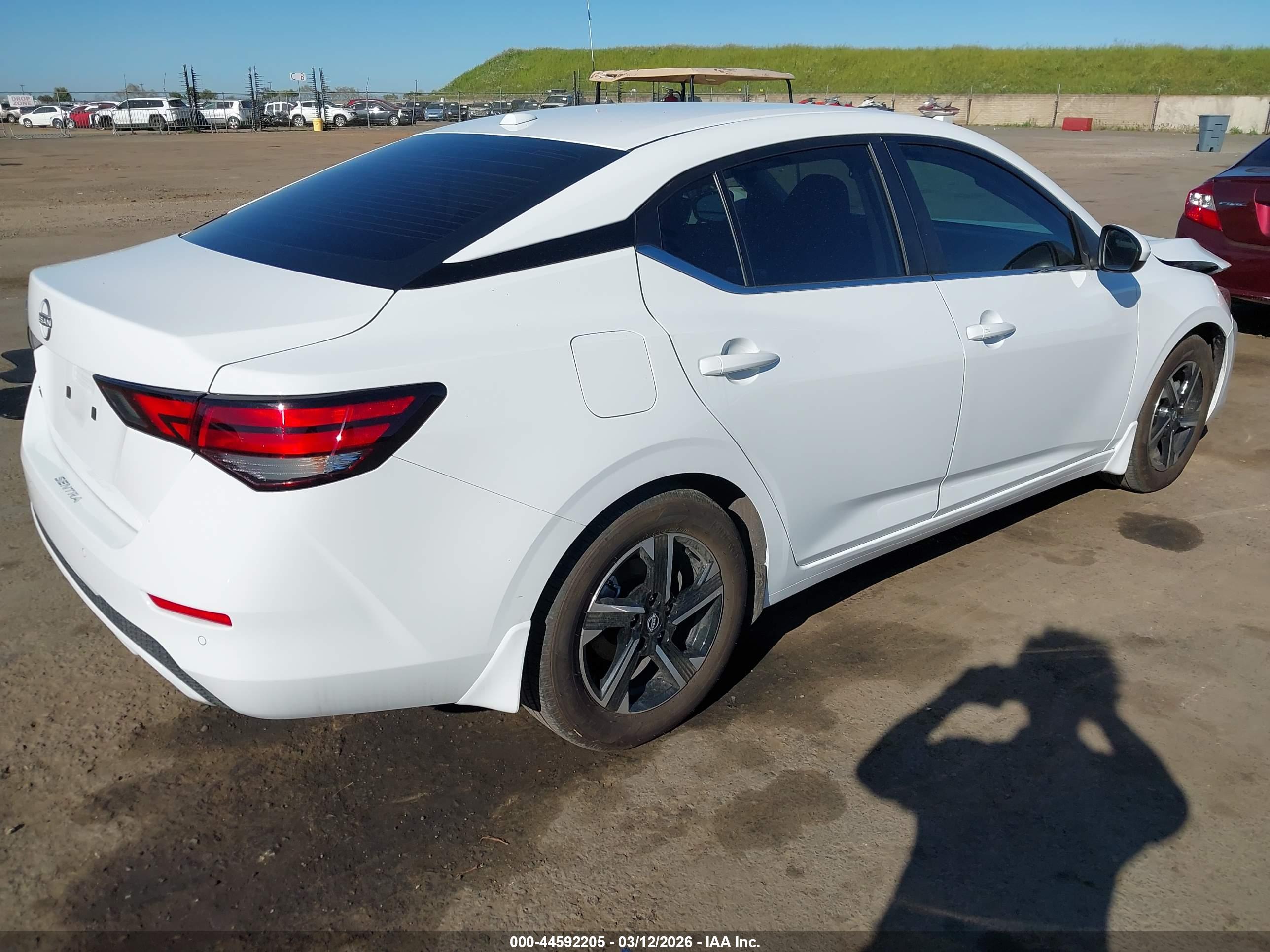 NISSAN SENTRA image 4