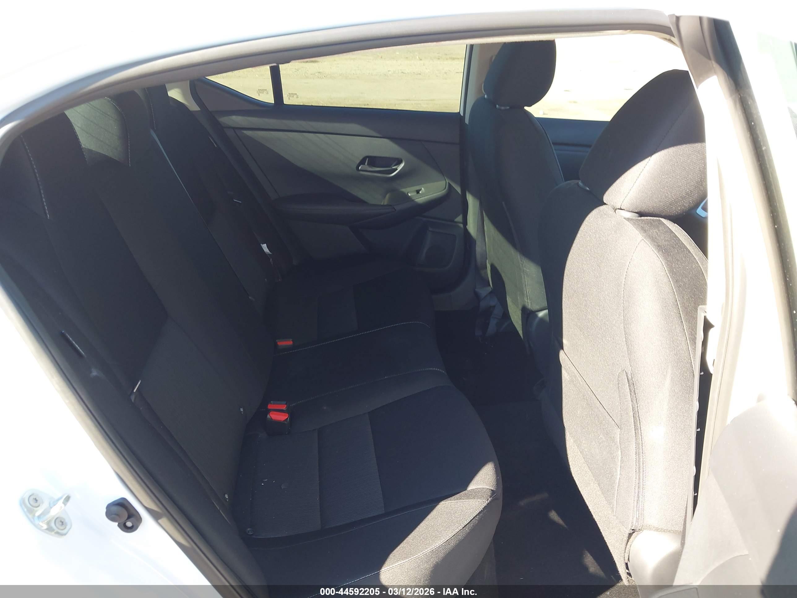 NISSAN SENTRA image 8