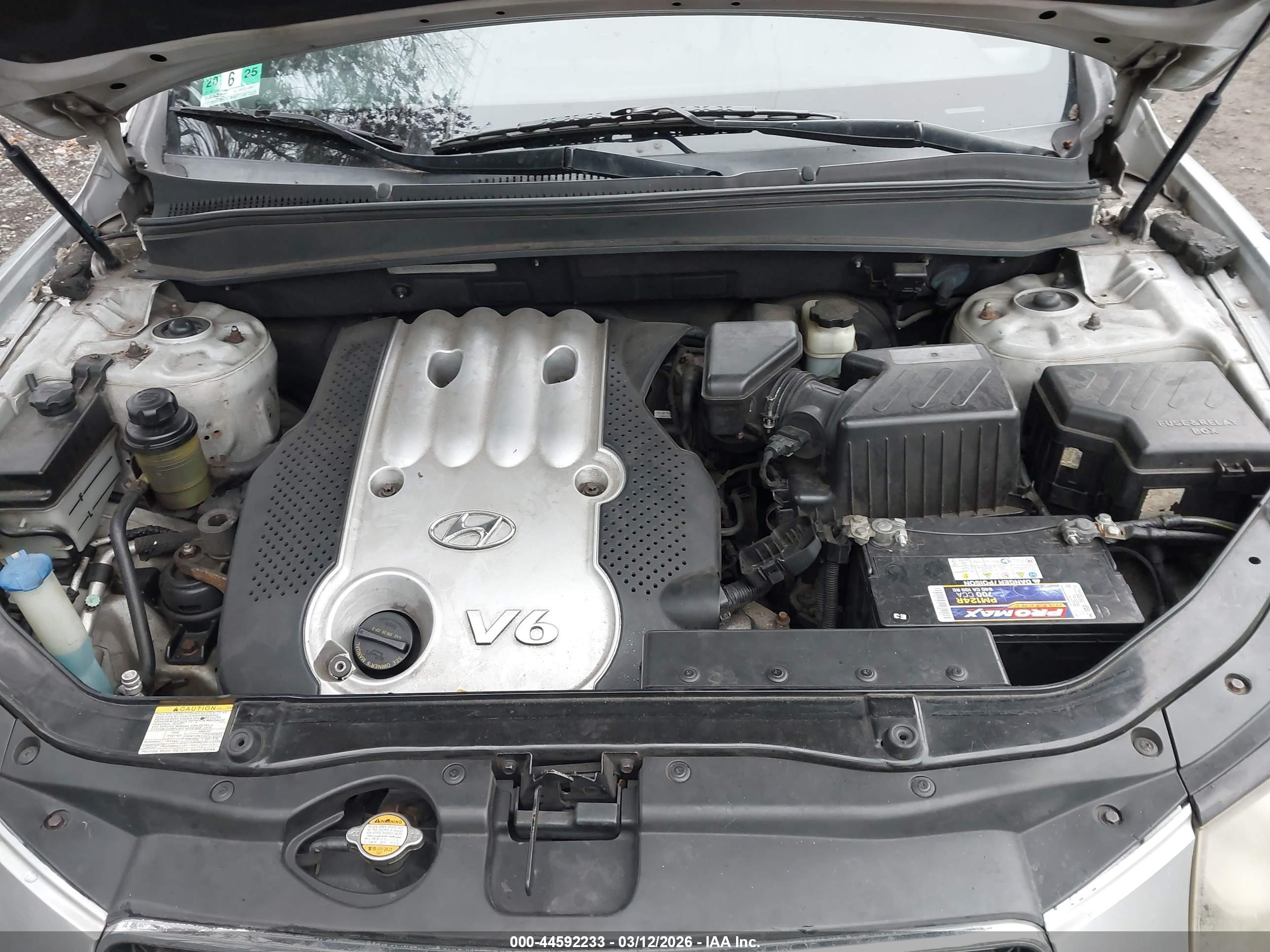 HYUNDAI SANTA image 10