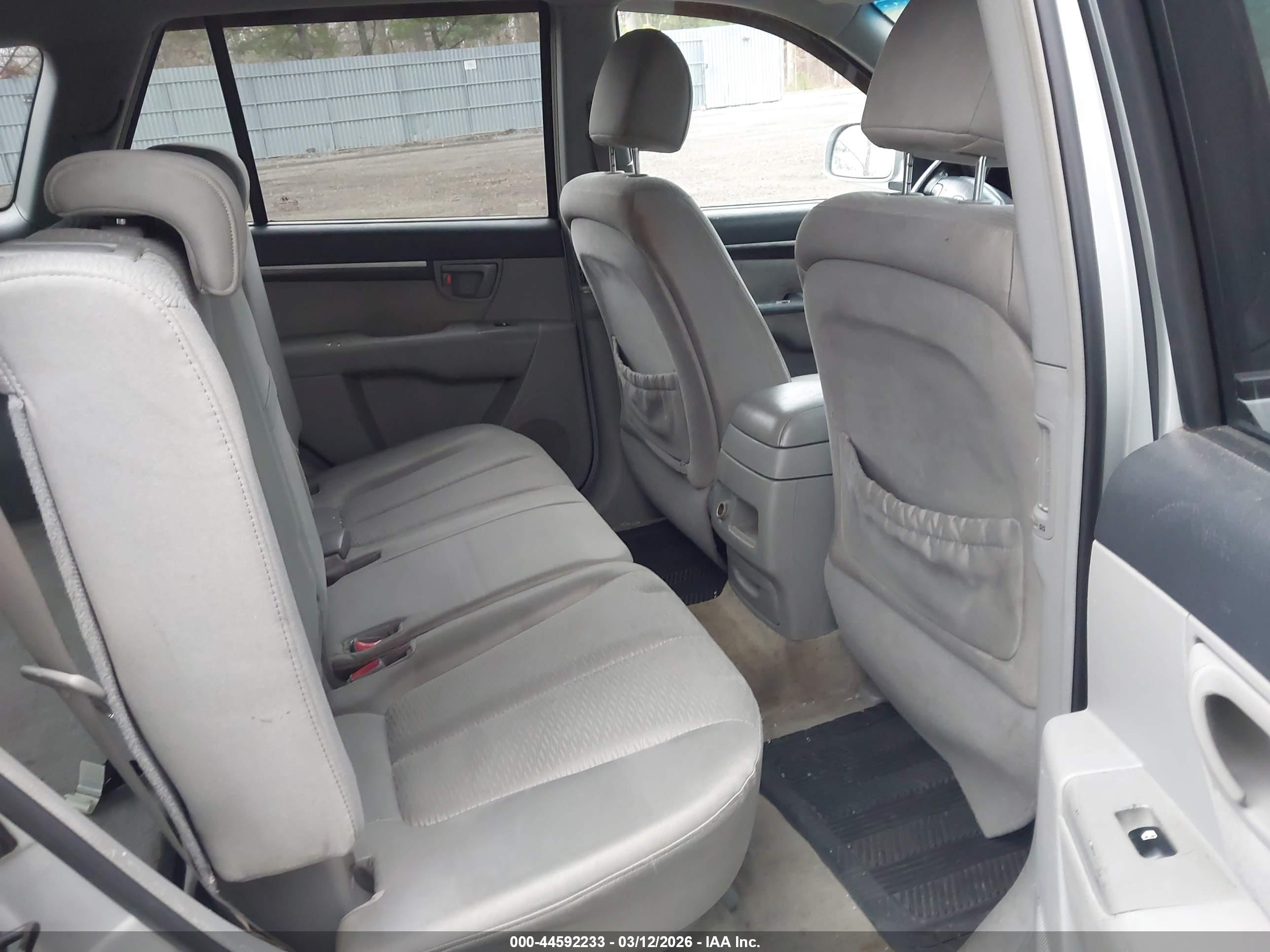 HYUNDAI SANTA image 8