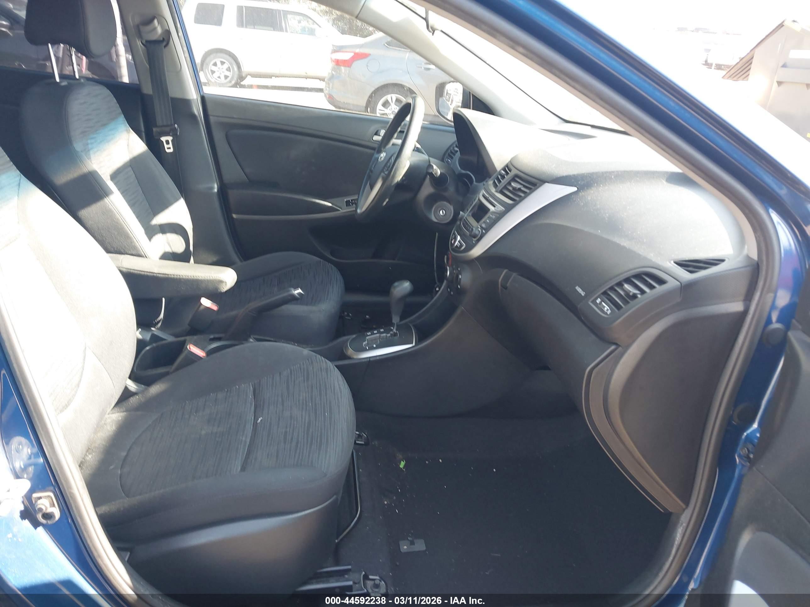 HYUNDAI ACCENT image 5