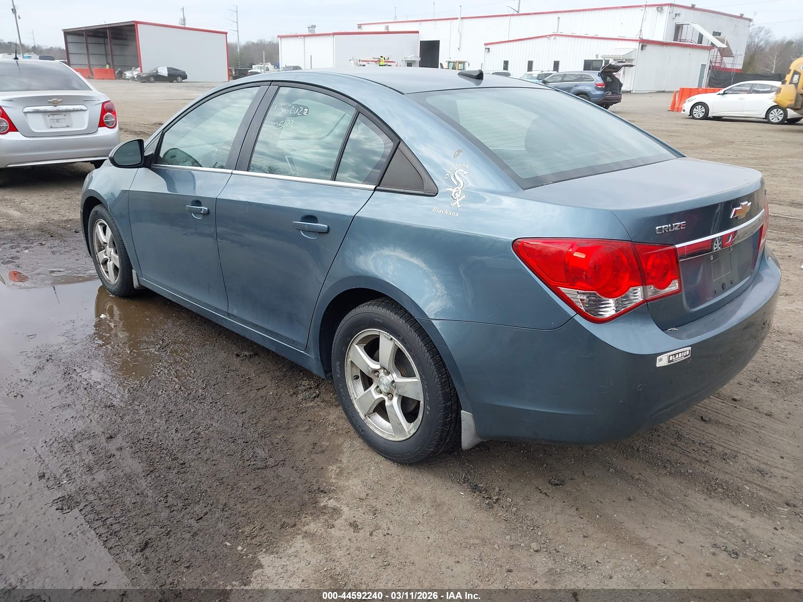 CHEVROLET CRUZE image 3