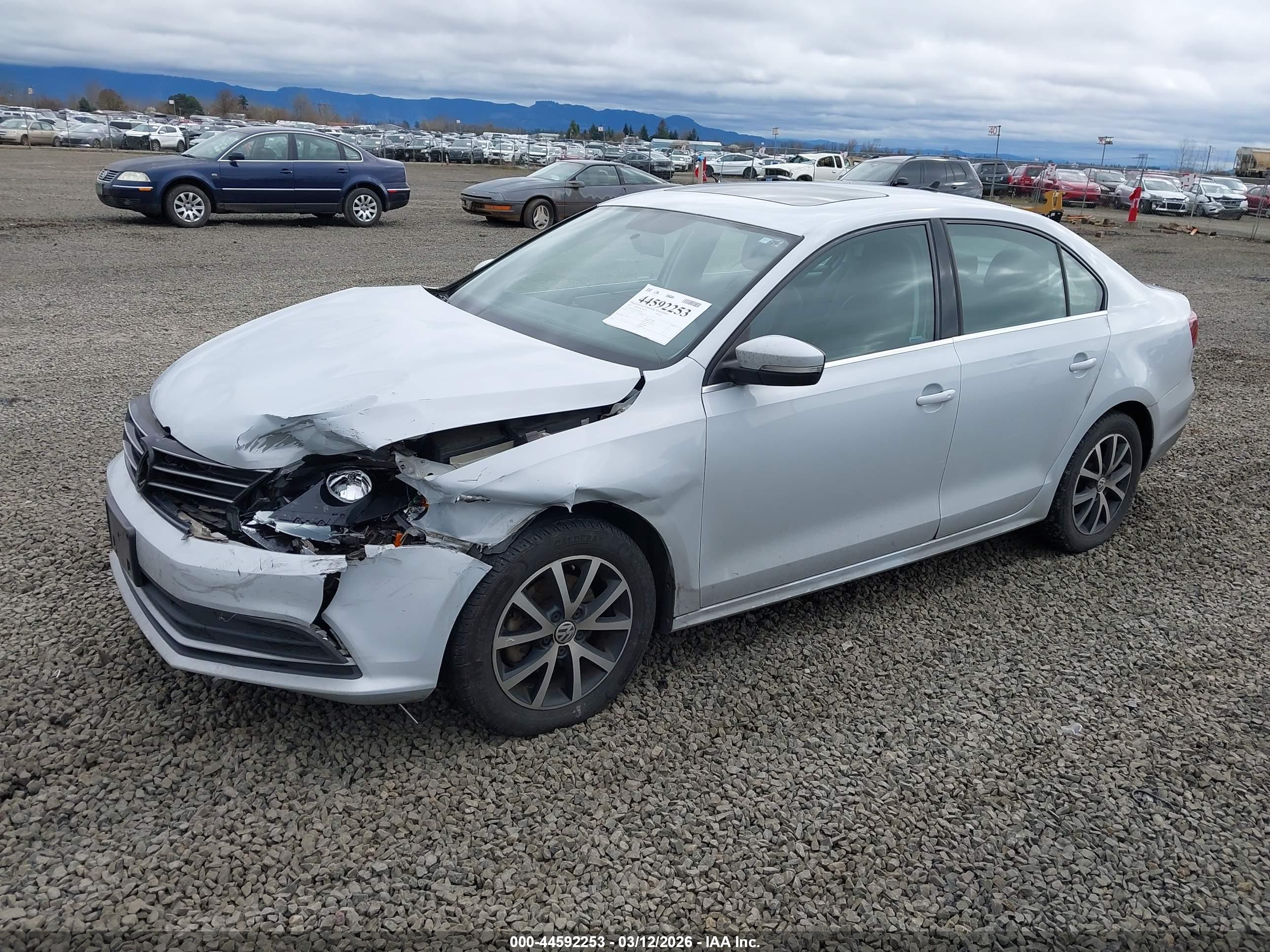 VOLKSWAGEN JETTA image 2