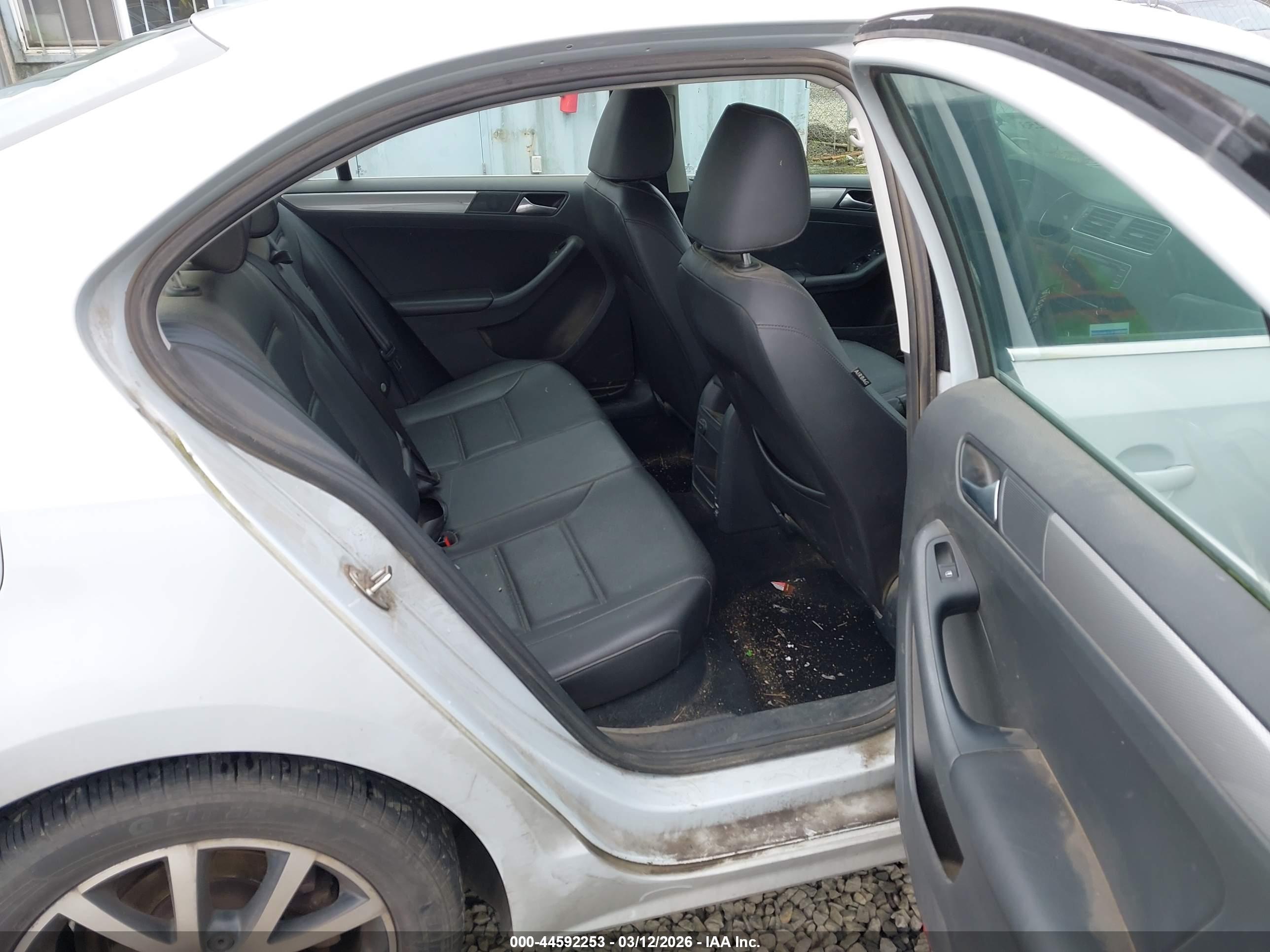 VOLKSWAGEN JETTA image 8