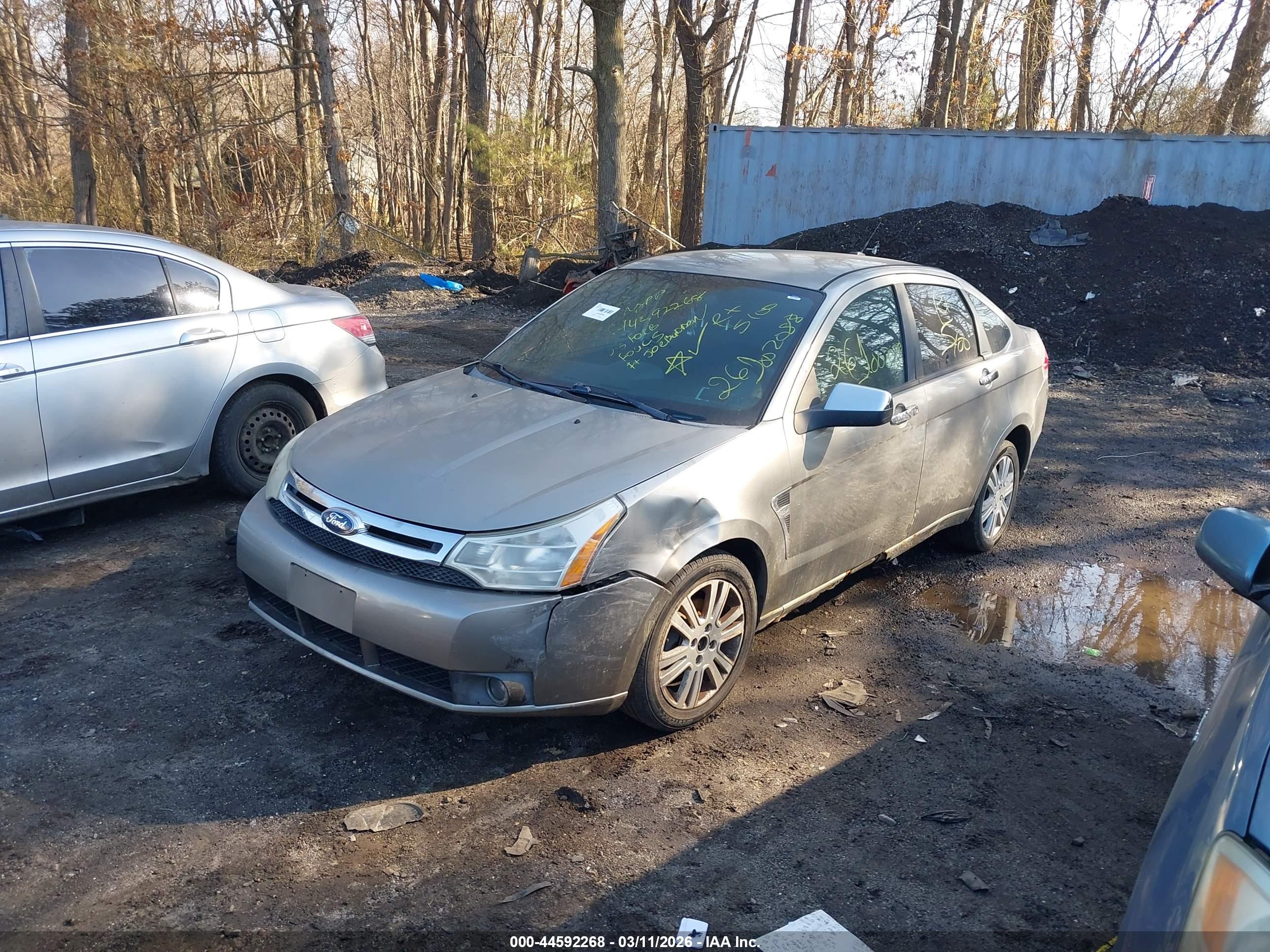 FORD FOCUS image 2