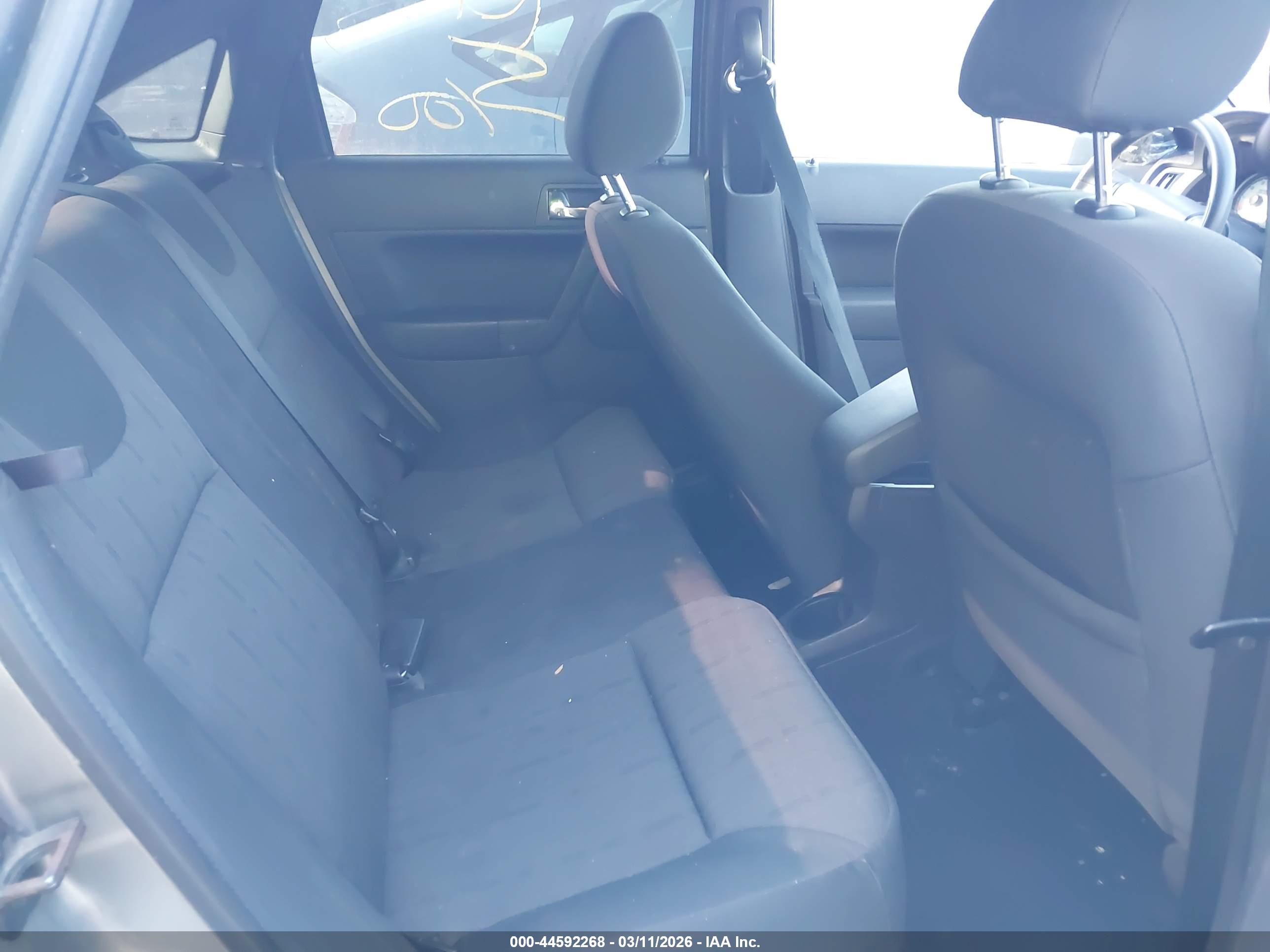 FORD FOCUS image 8
