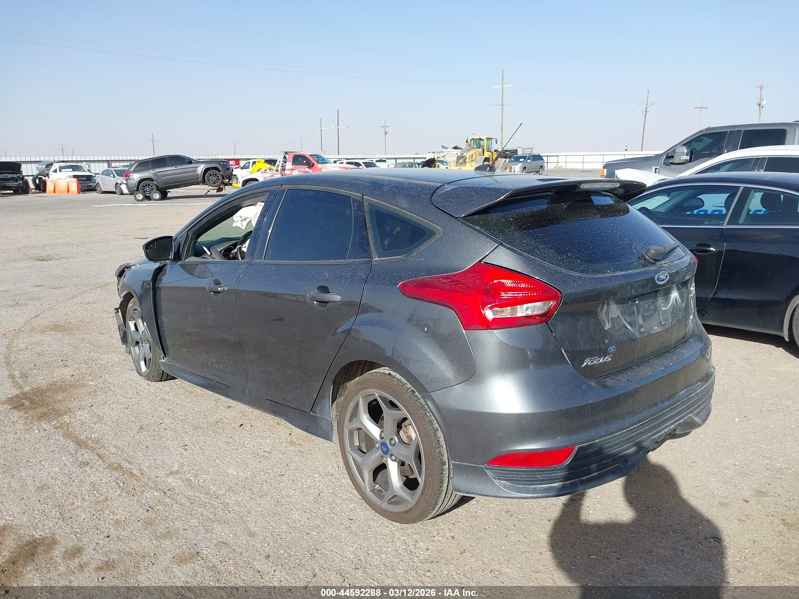 FORD FOCUS image 3