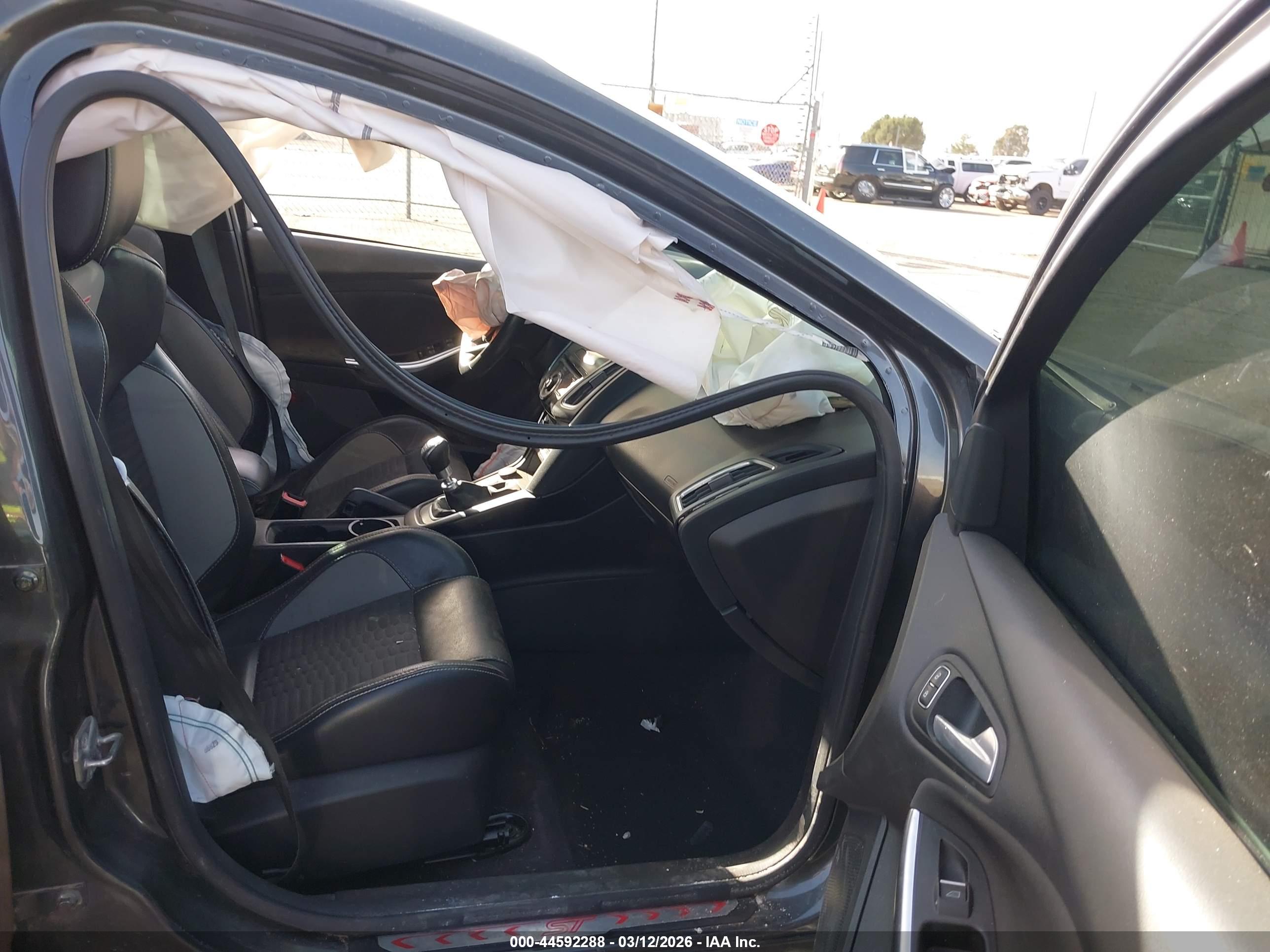 FORD FOCUS image 5