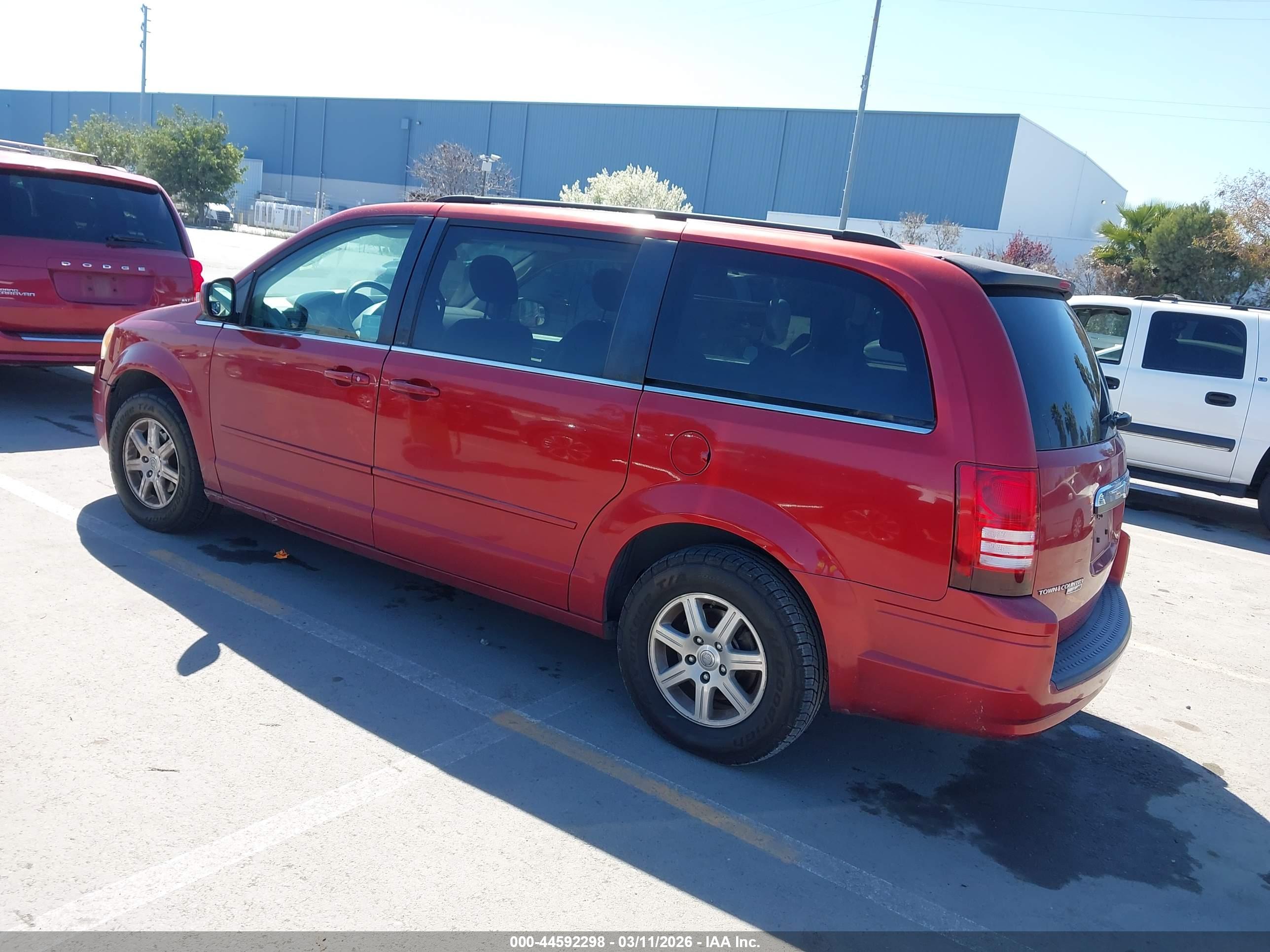 CHRYSLER TOWN image 3