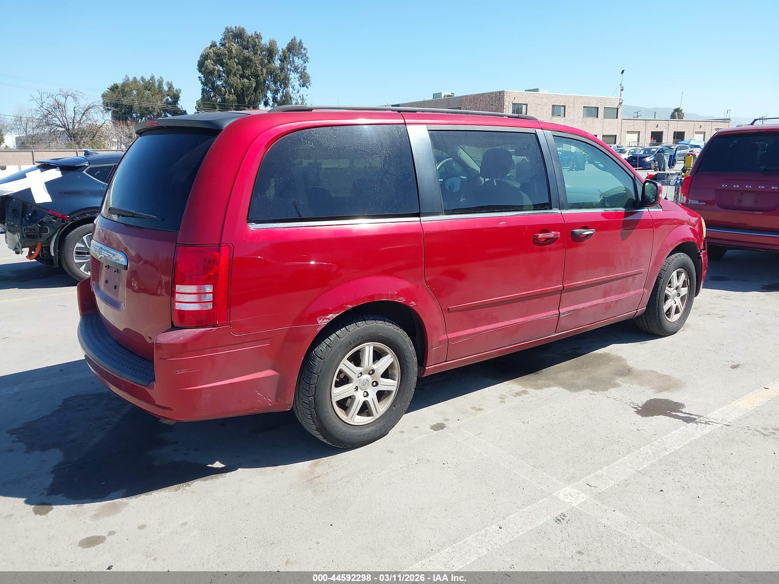CHRYSLER TOWN image 4