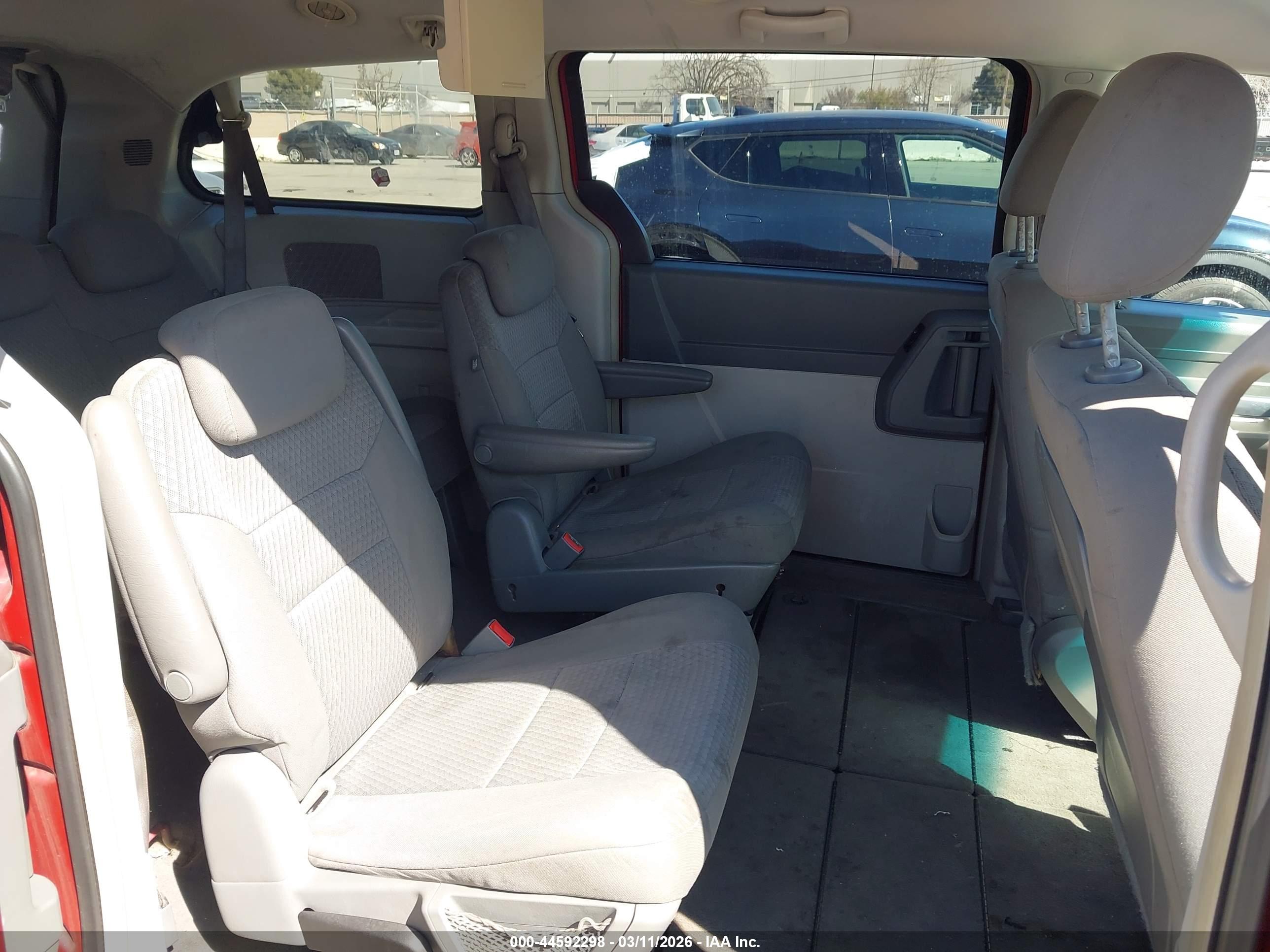 CHRYSLER TOWN image 8
