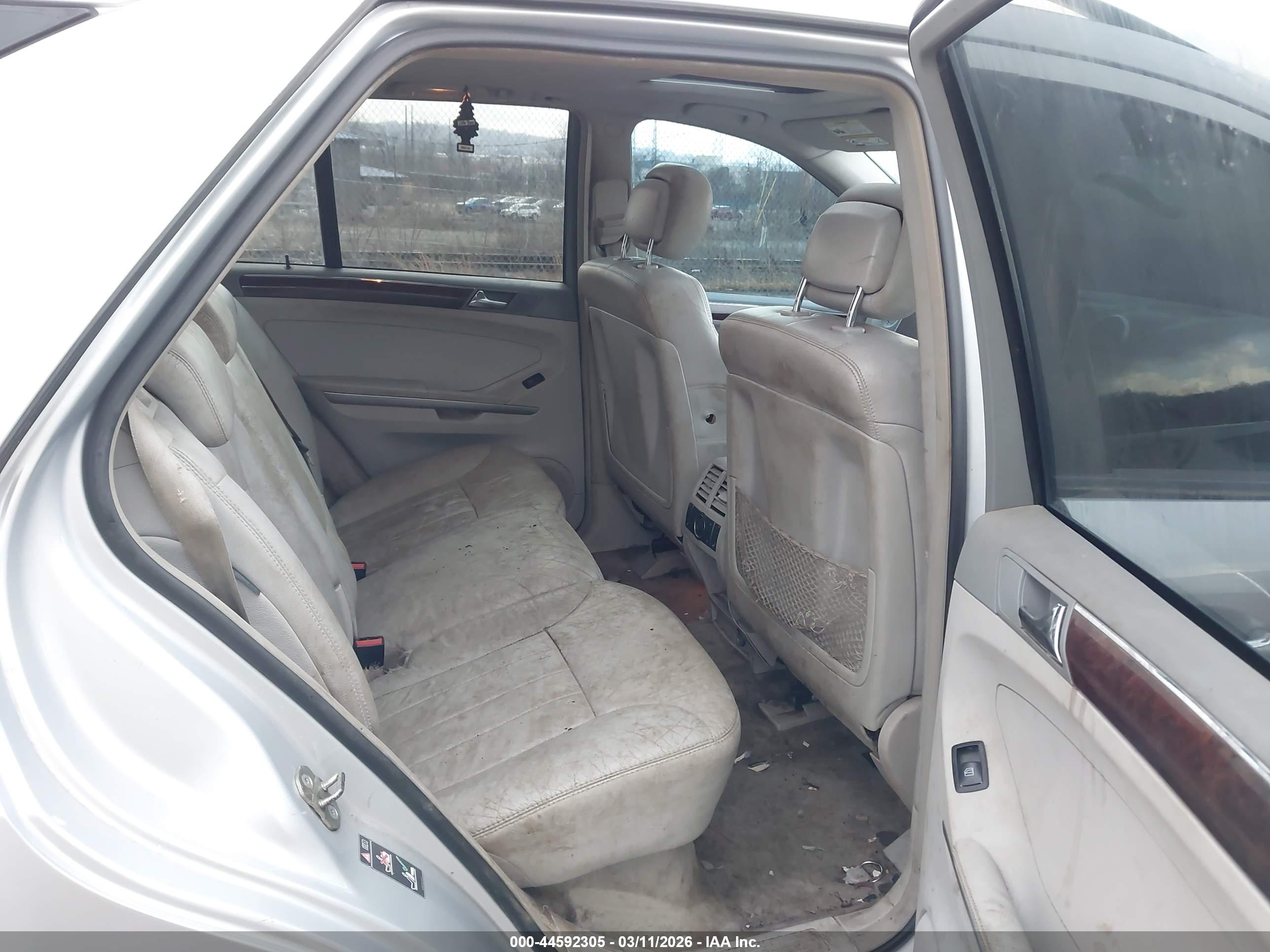 MERCEDES-BENZ ML image 8