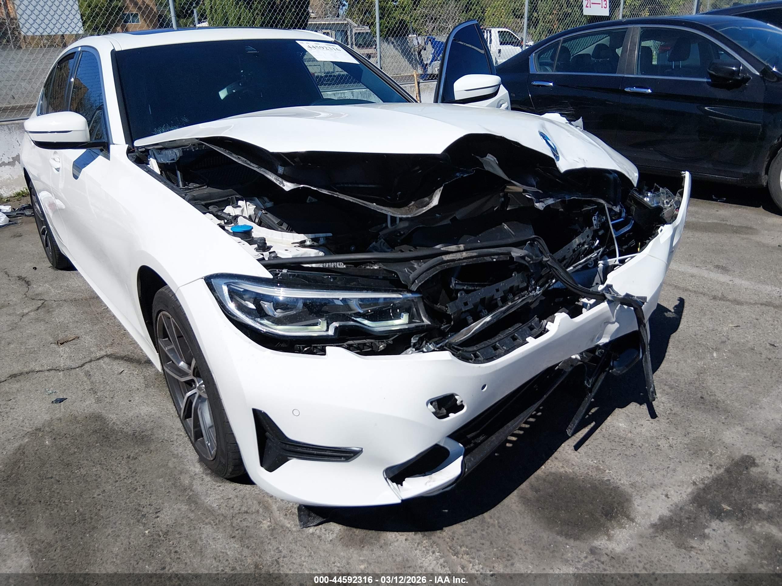 BMW 330E image 6