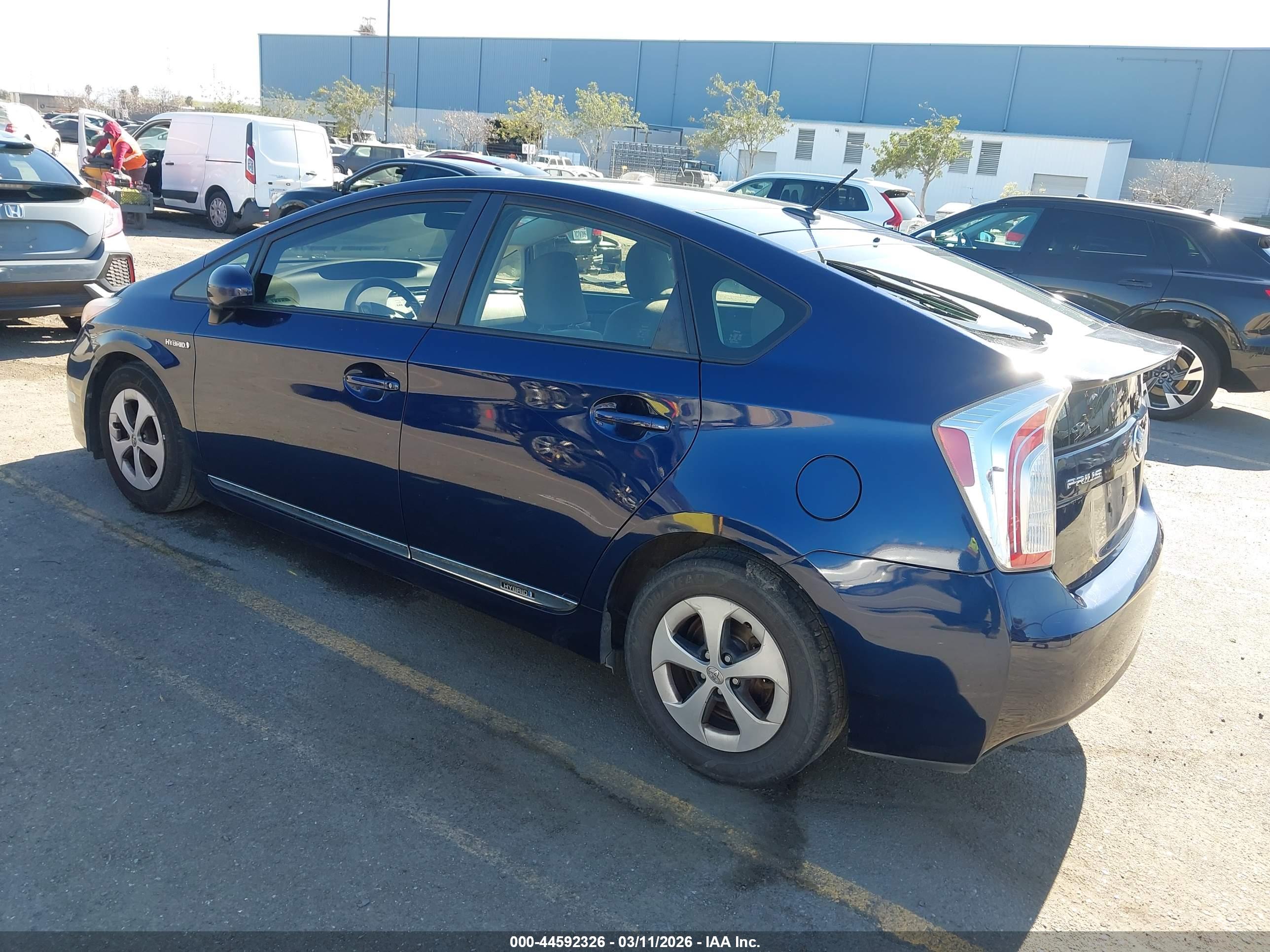 TOYOTA PRIUS image 3