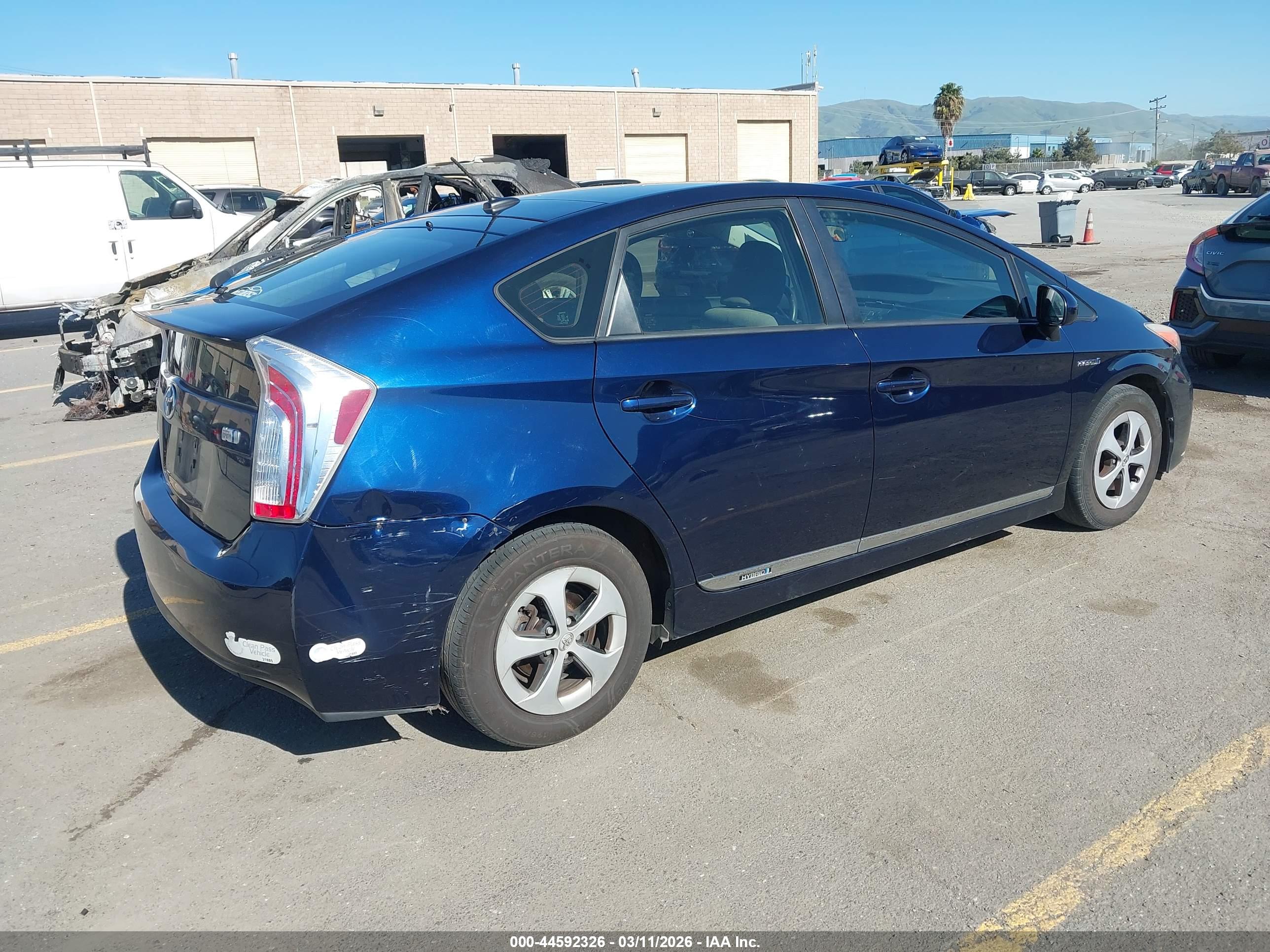 TOYOTA PRIUS image 4