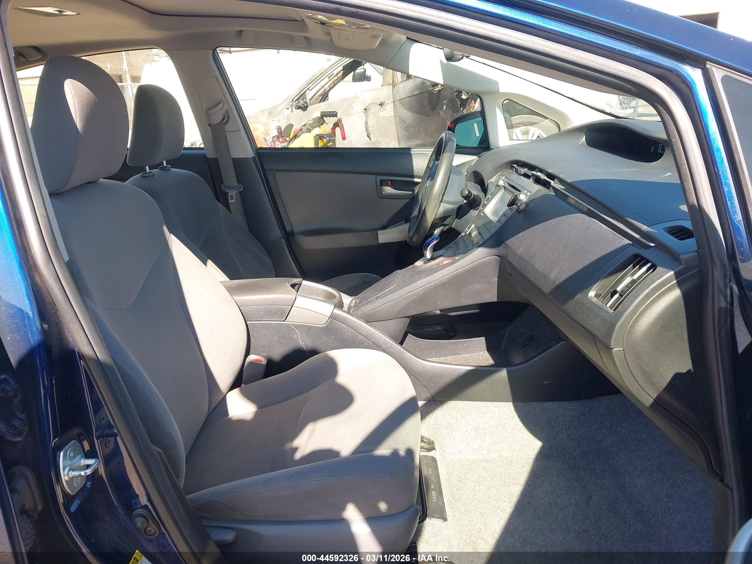 TOYOTA PRIUS image 5